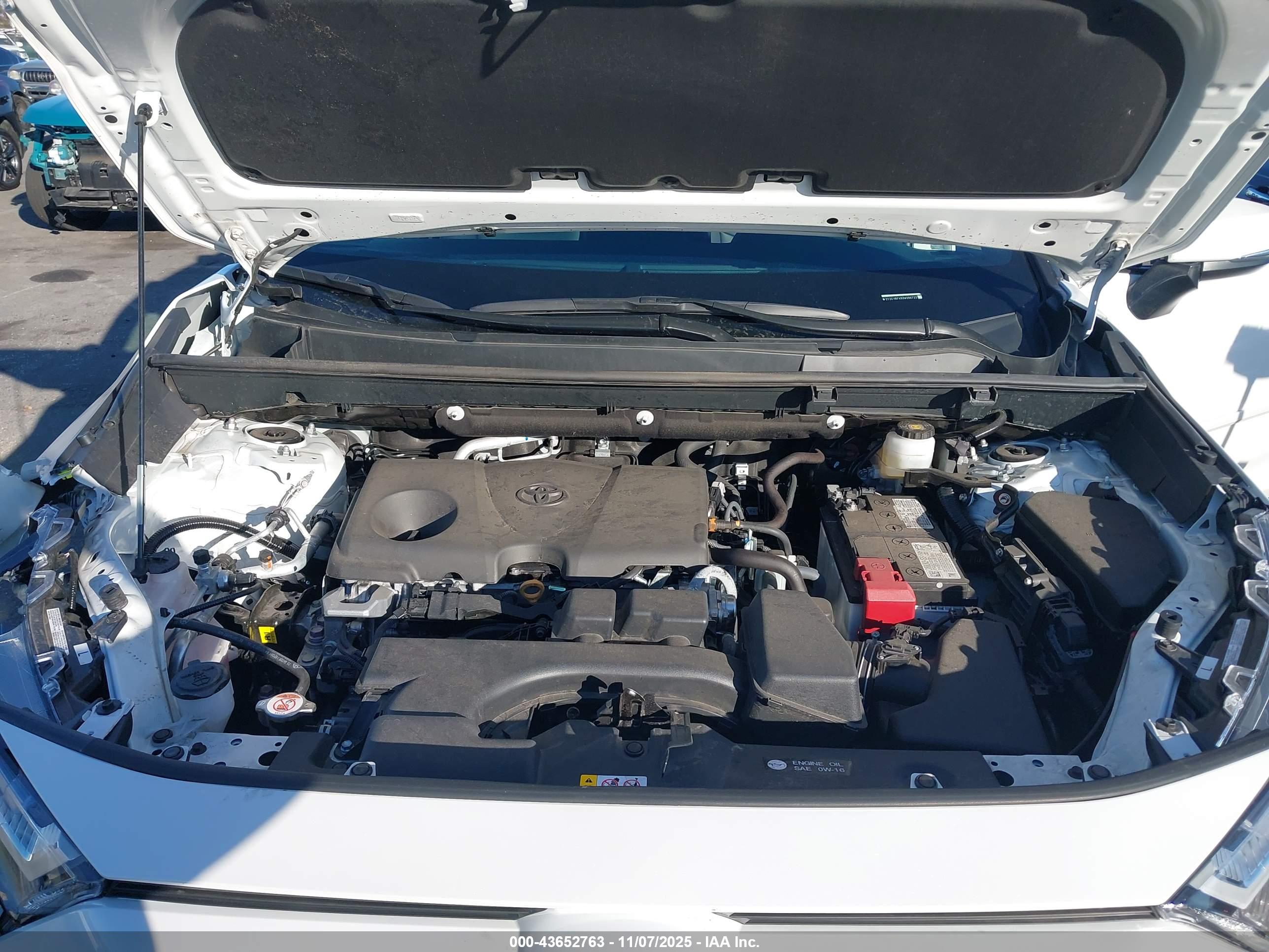 TOYOTA RAV4 image 10