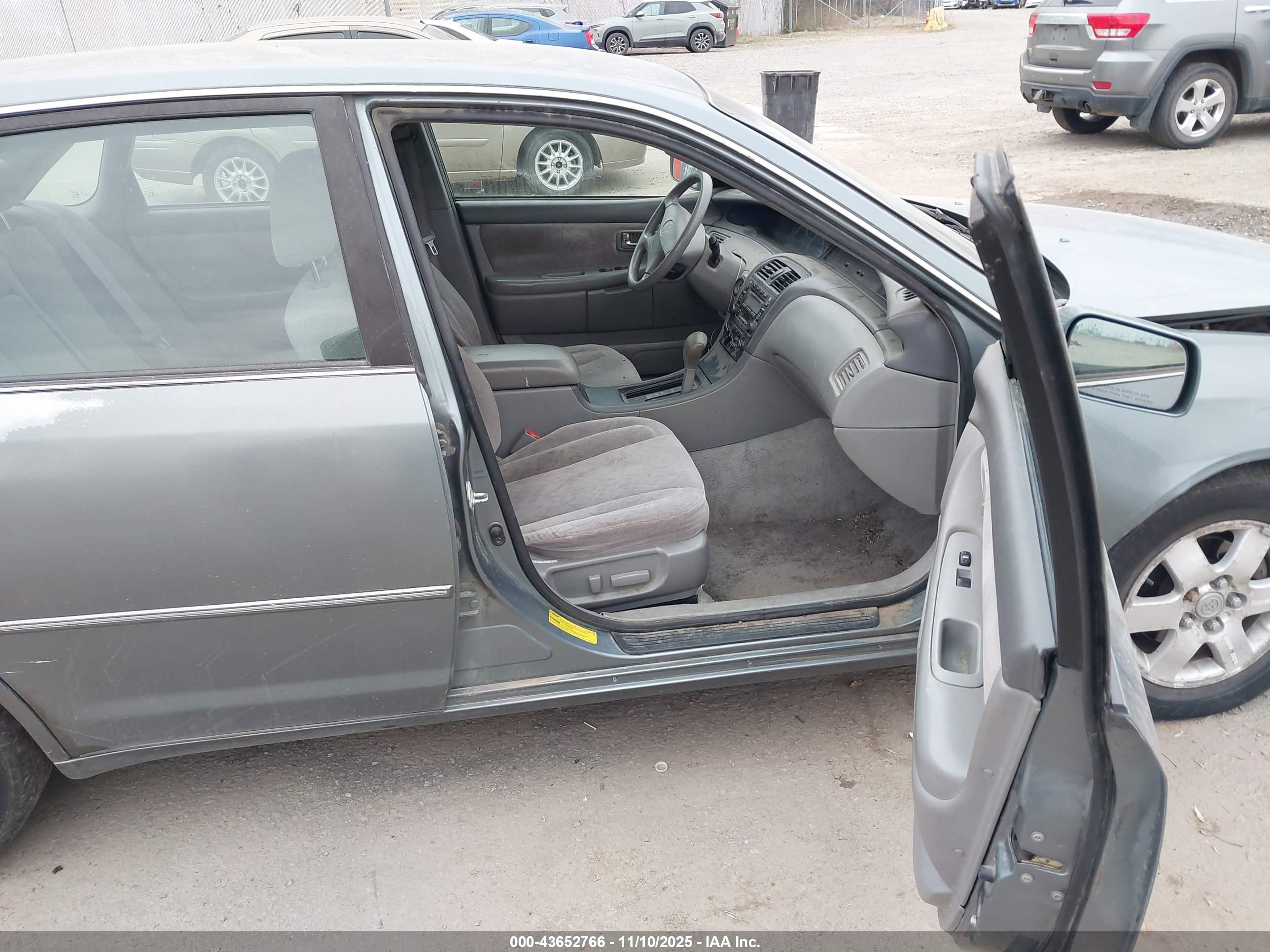 TOYOTA AVALON image 5