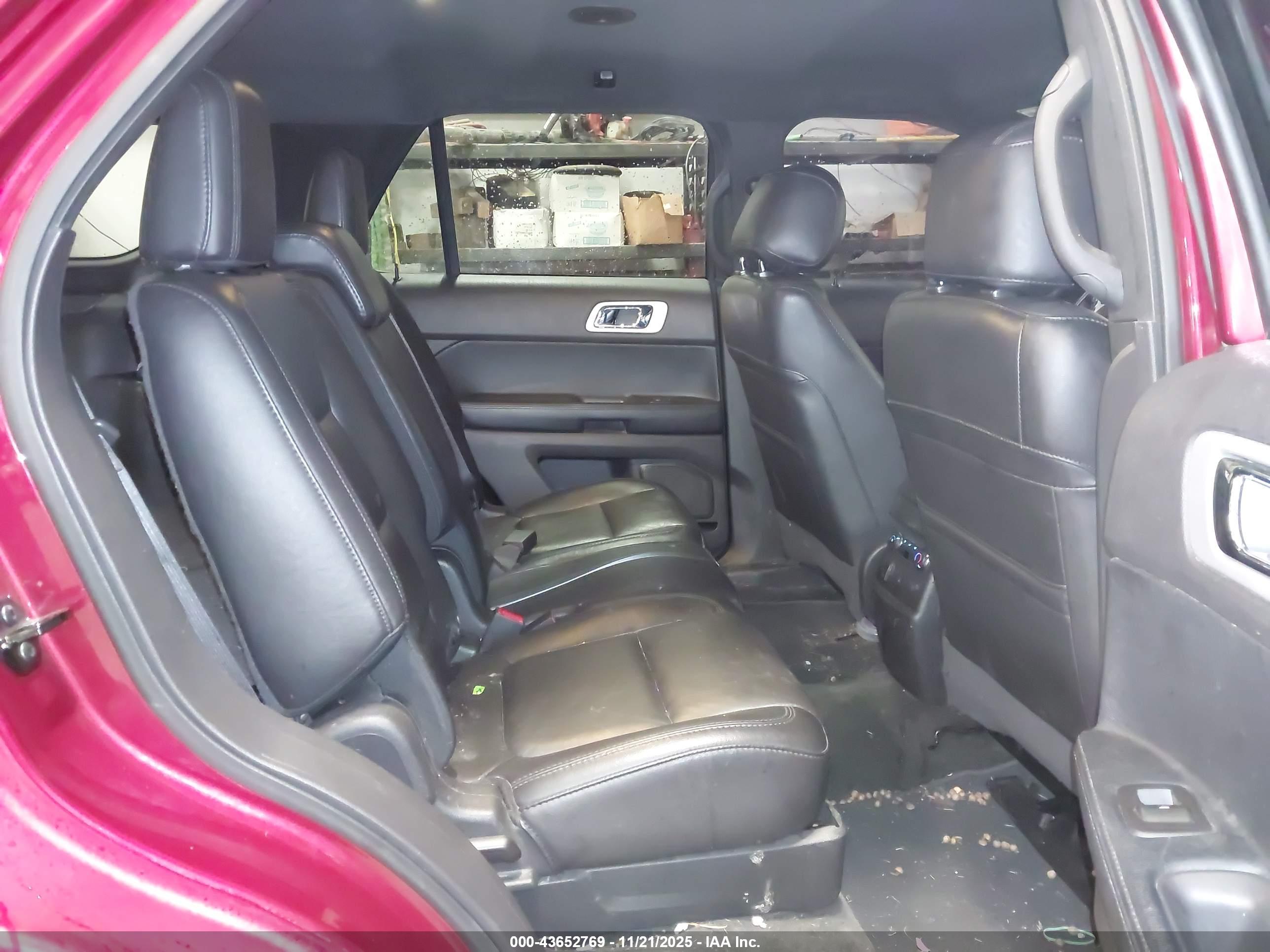 FORD EXPLORER image 8