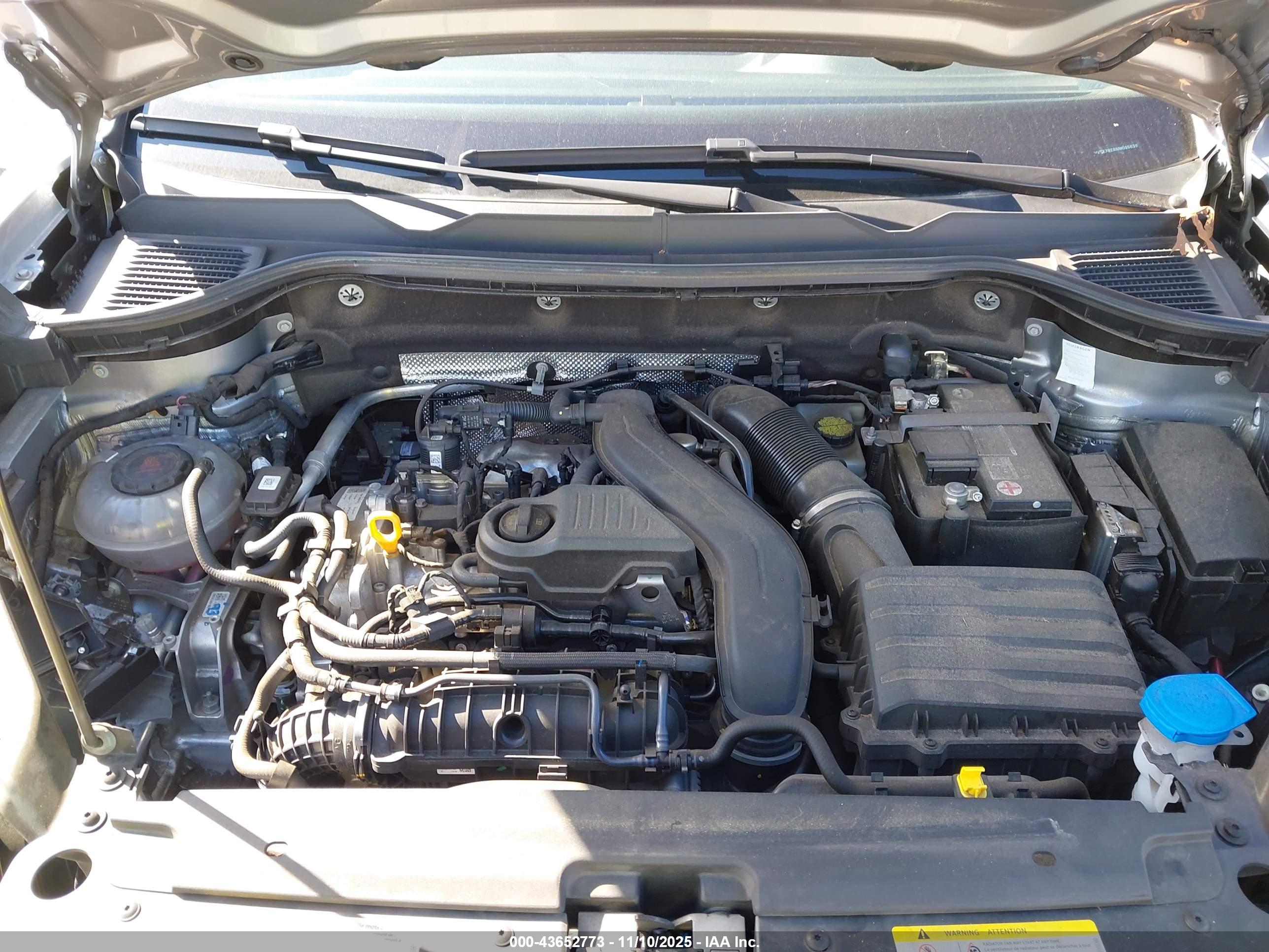 VOLKSWAGEN TAOS image 10