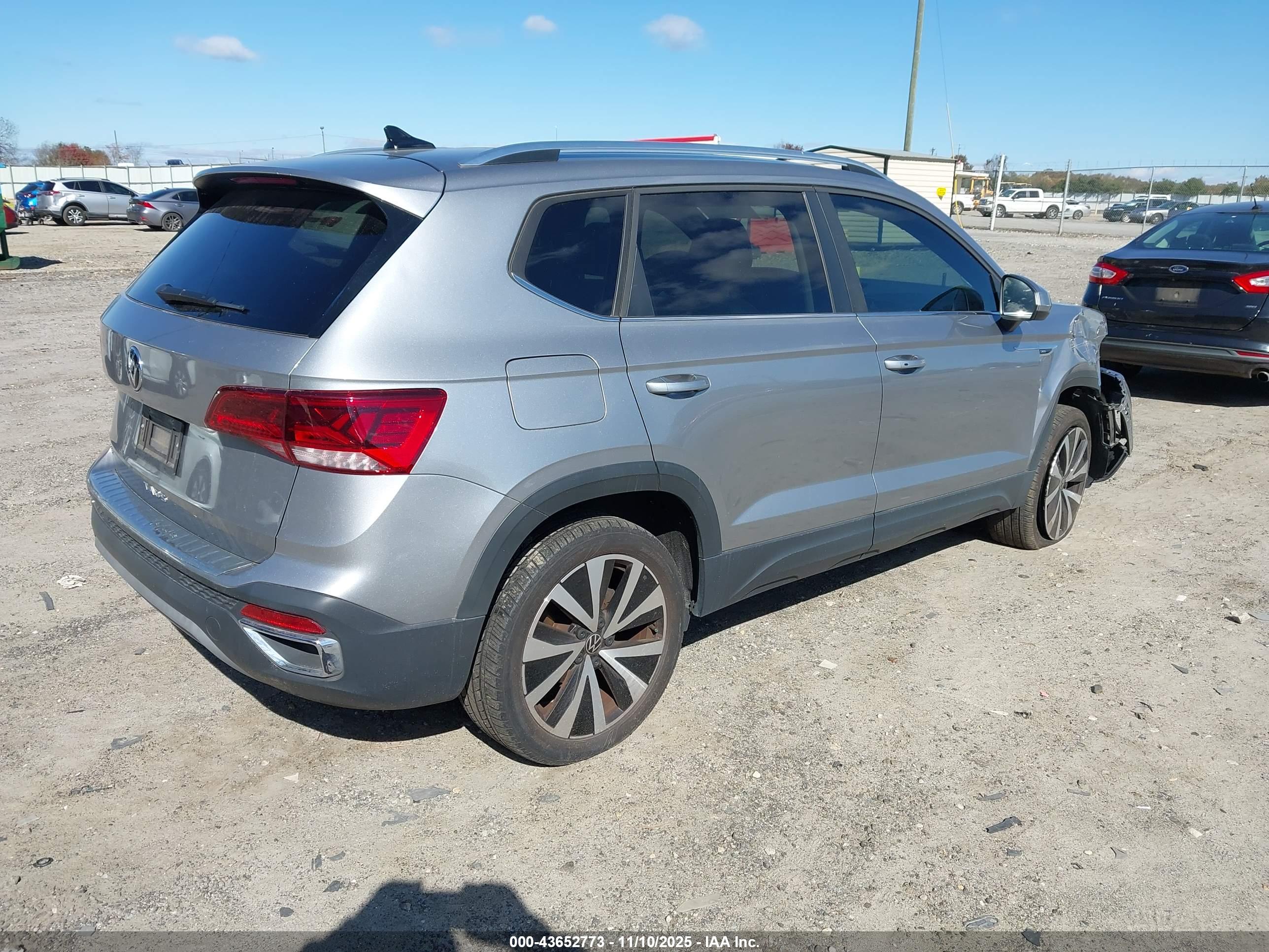 VOLKSWAGEN TAOS image 4
