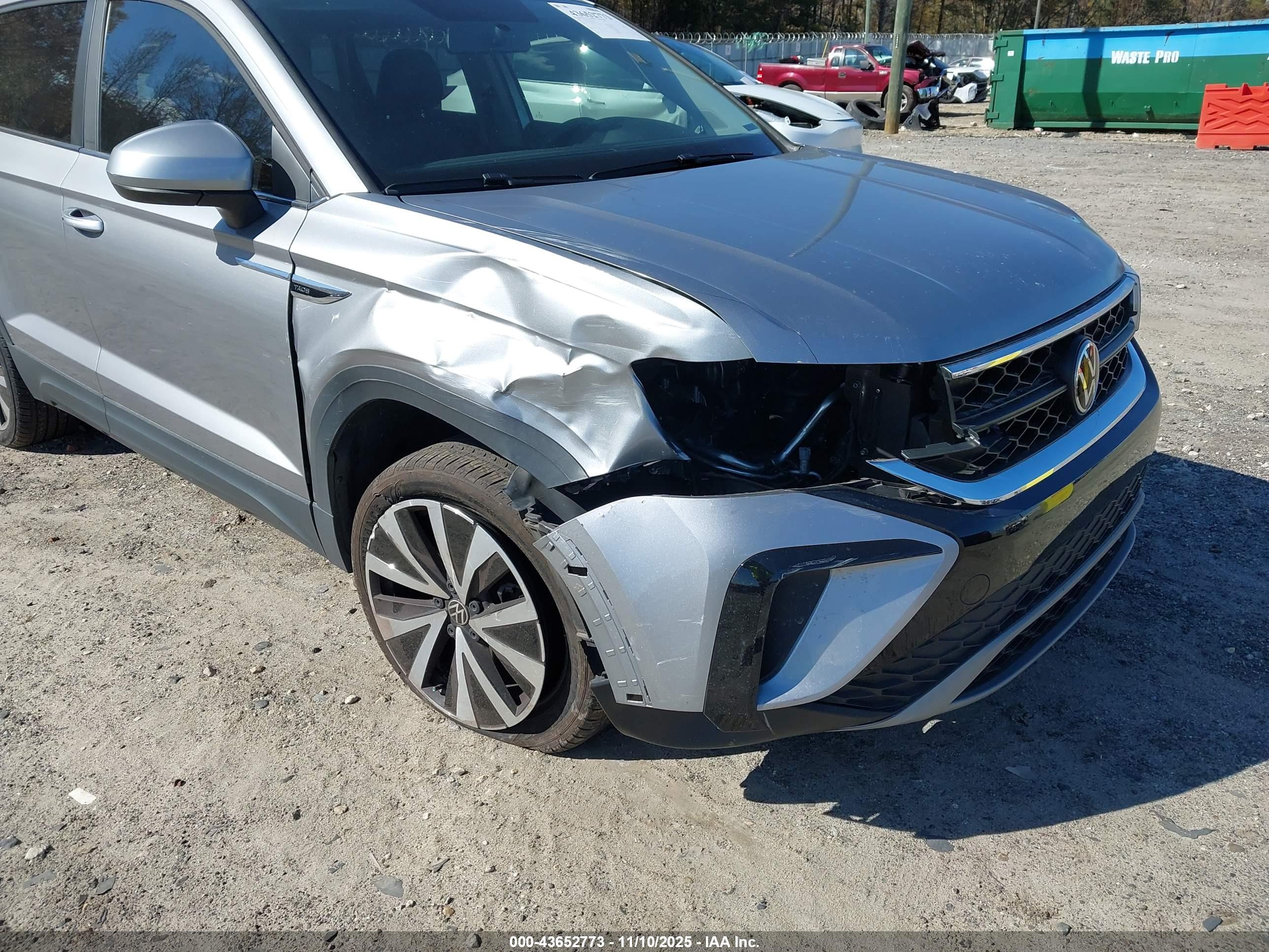 VOLKSWAGEN TAOS image 6
