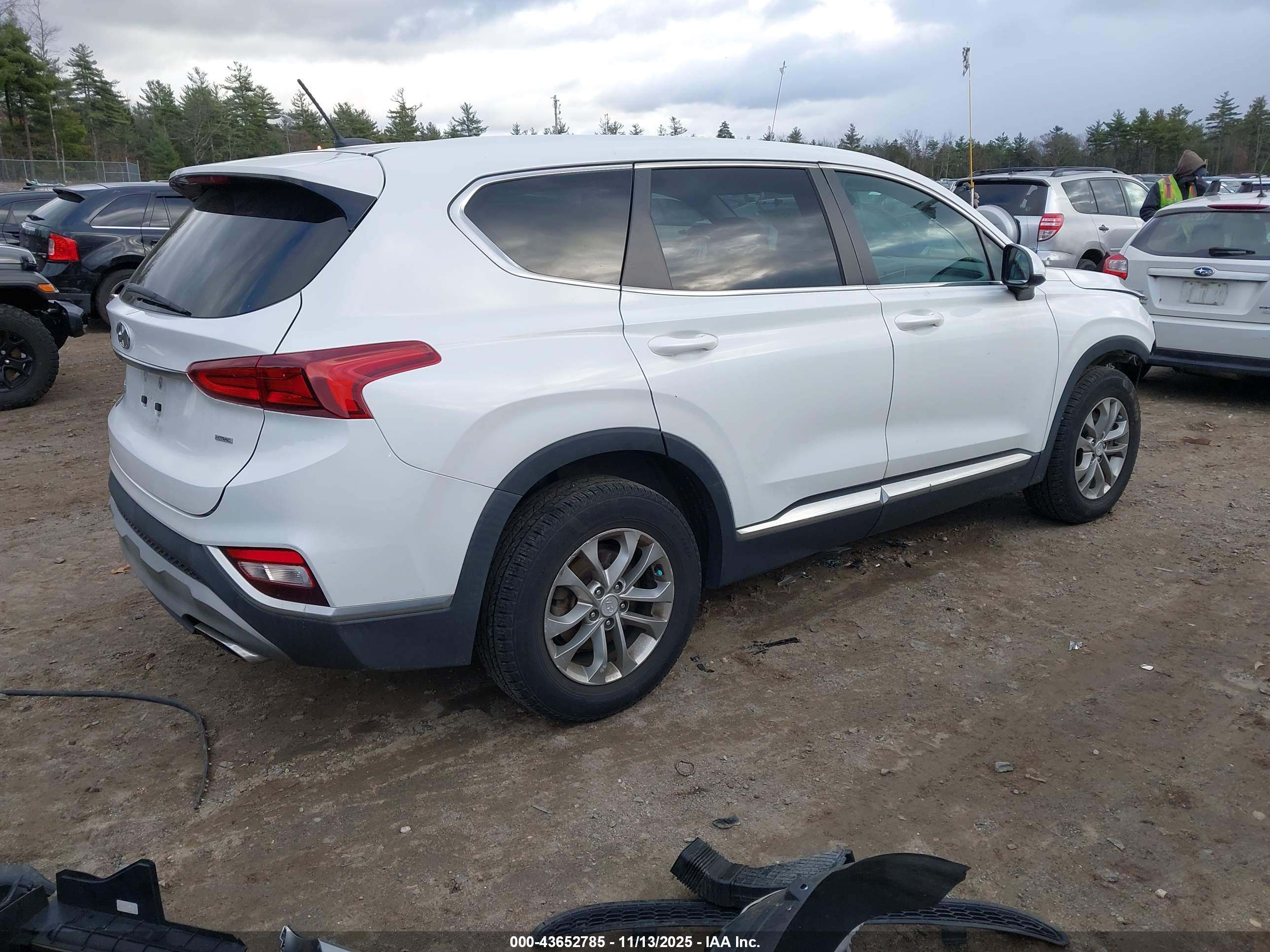 HYUNDAI SANTA image 4