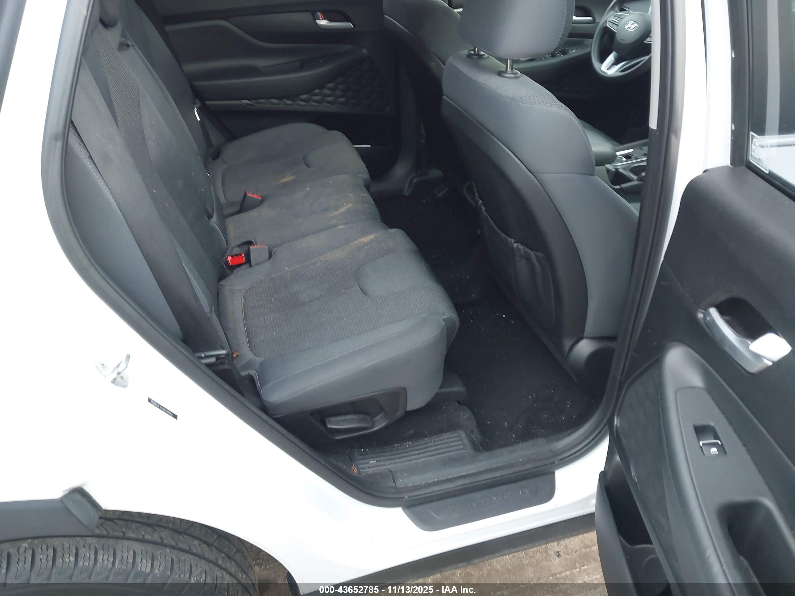 HYUNDAI SANTA image 8