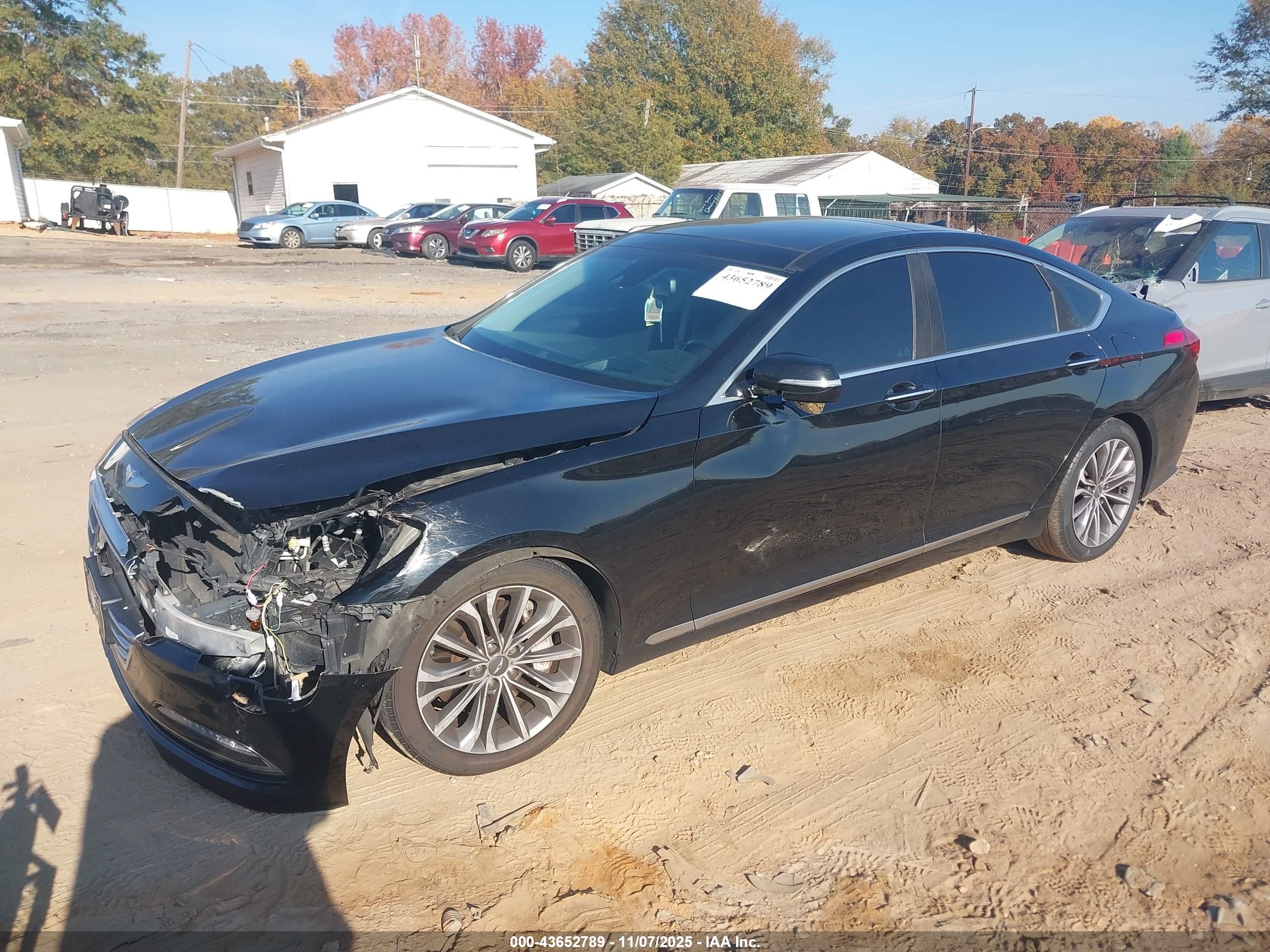 HYUNDAI GENESIS image 2