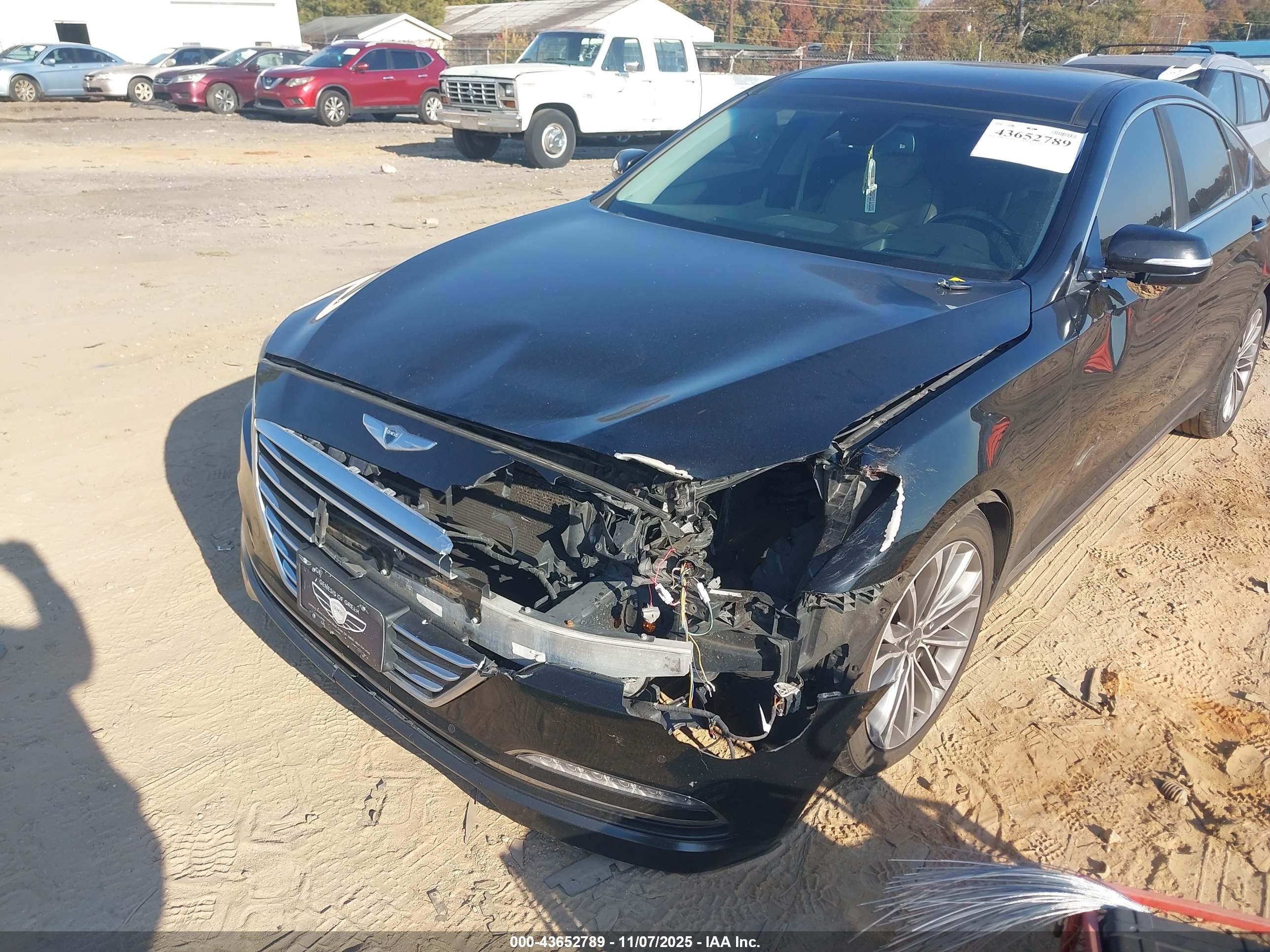 HYUNDAI GENESIS image 6