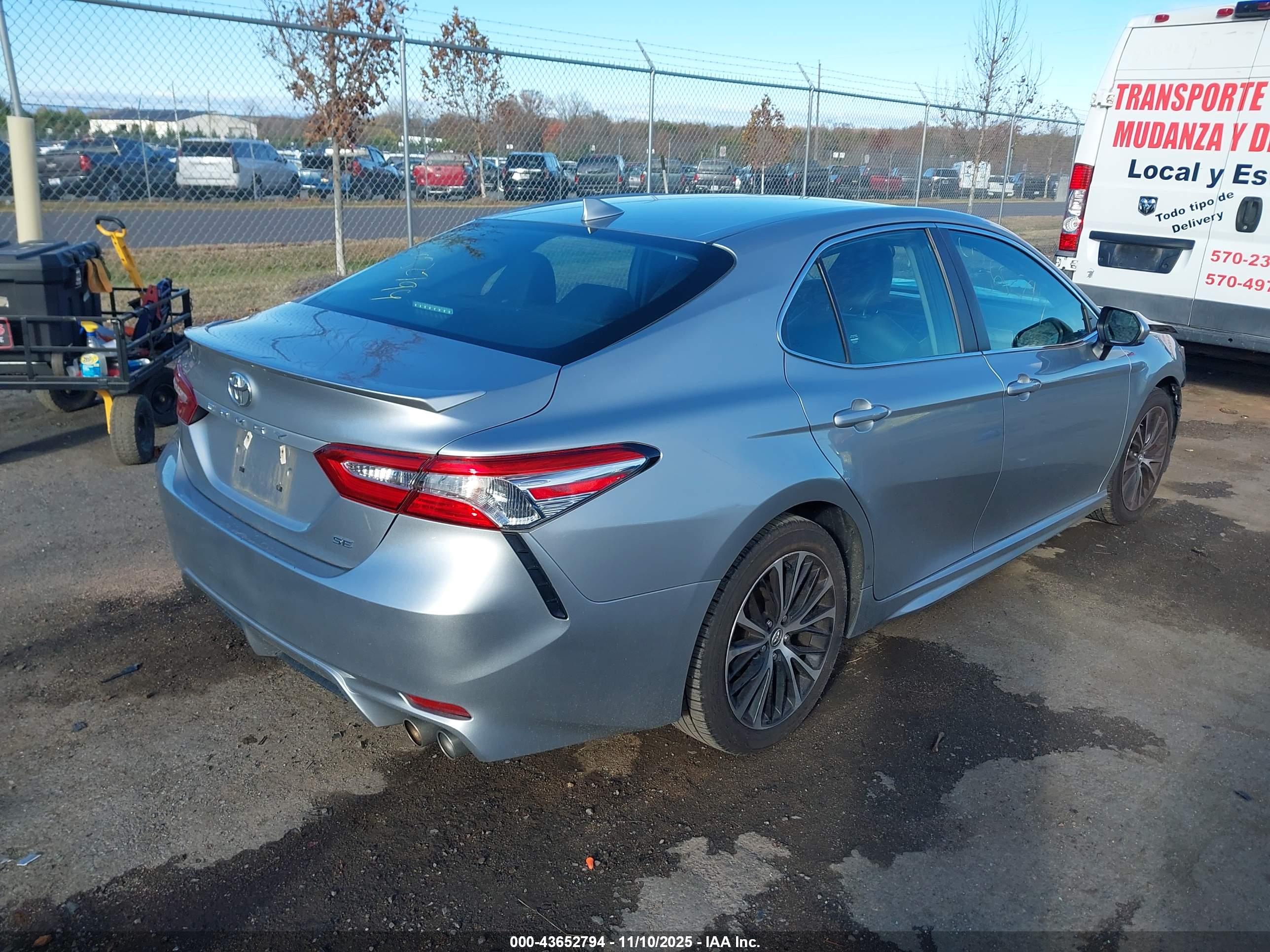 TOYOTA CAMRY image 4