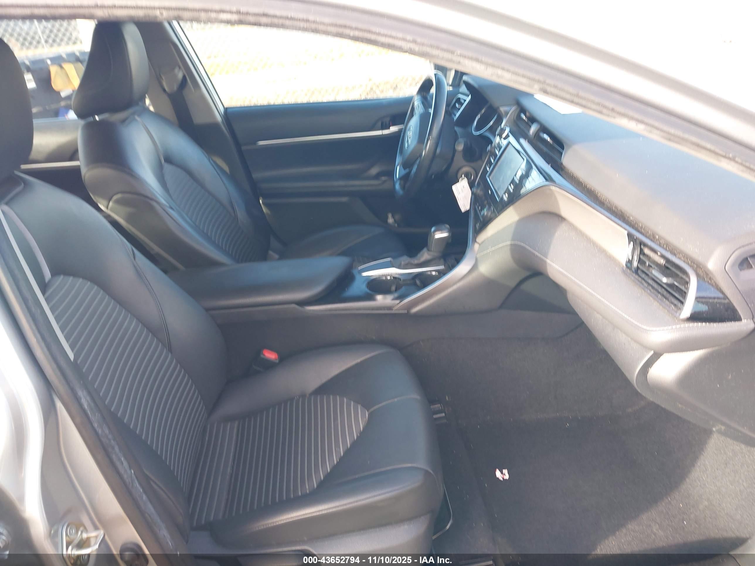TOYOTA CAMRY image 5