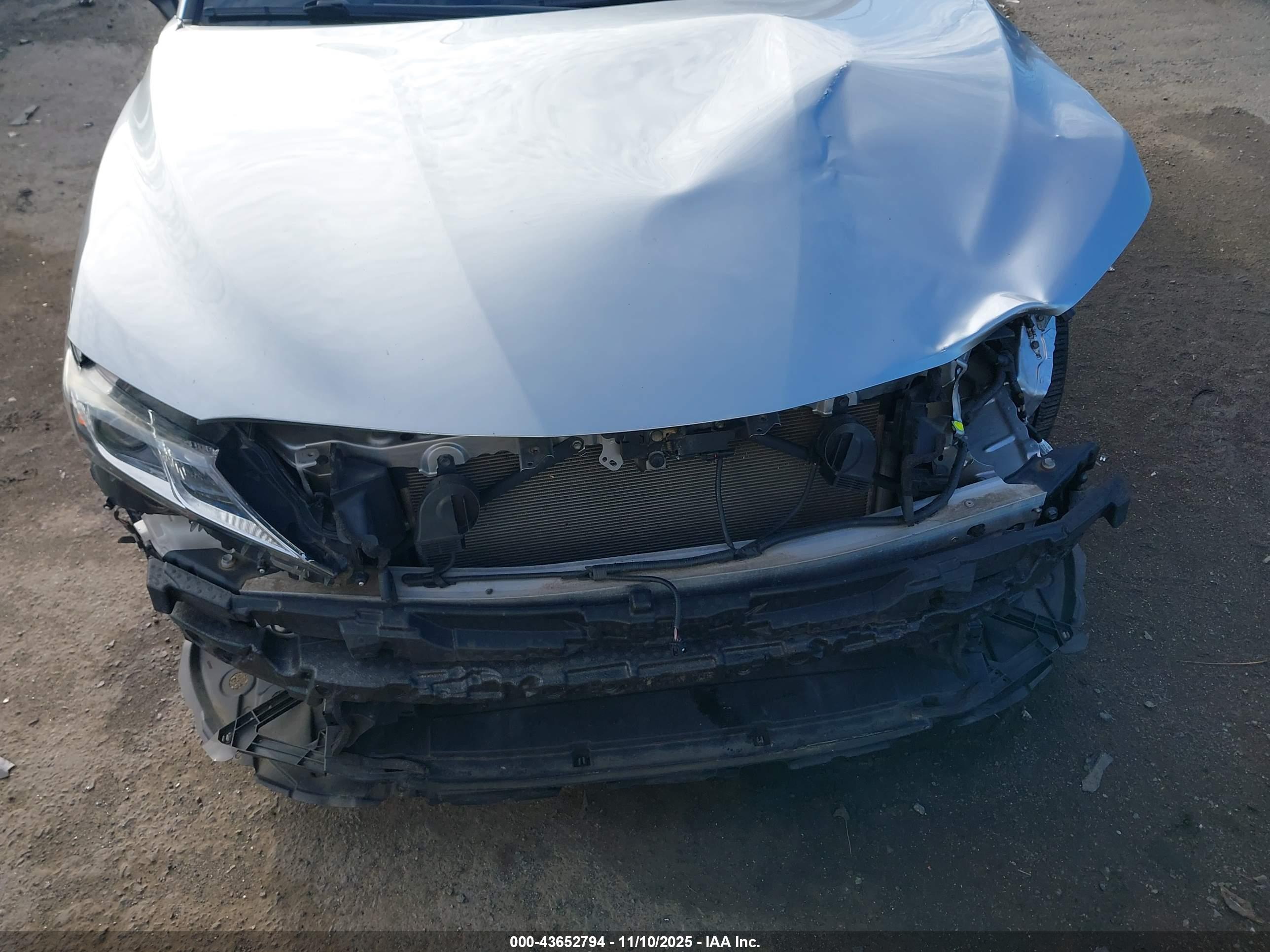 TOYOTA CAMRY image 6