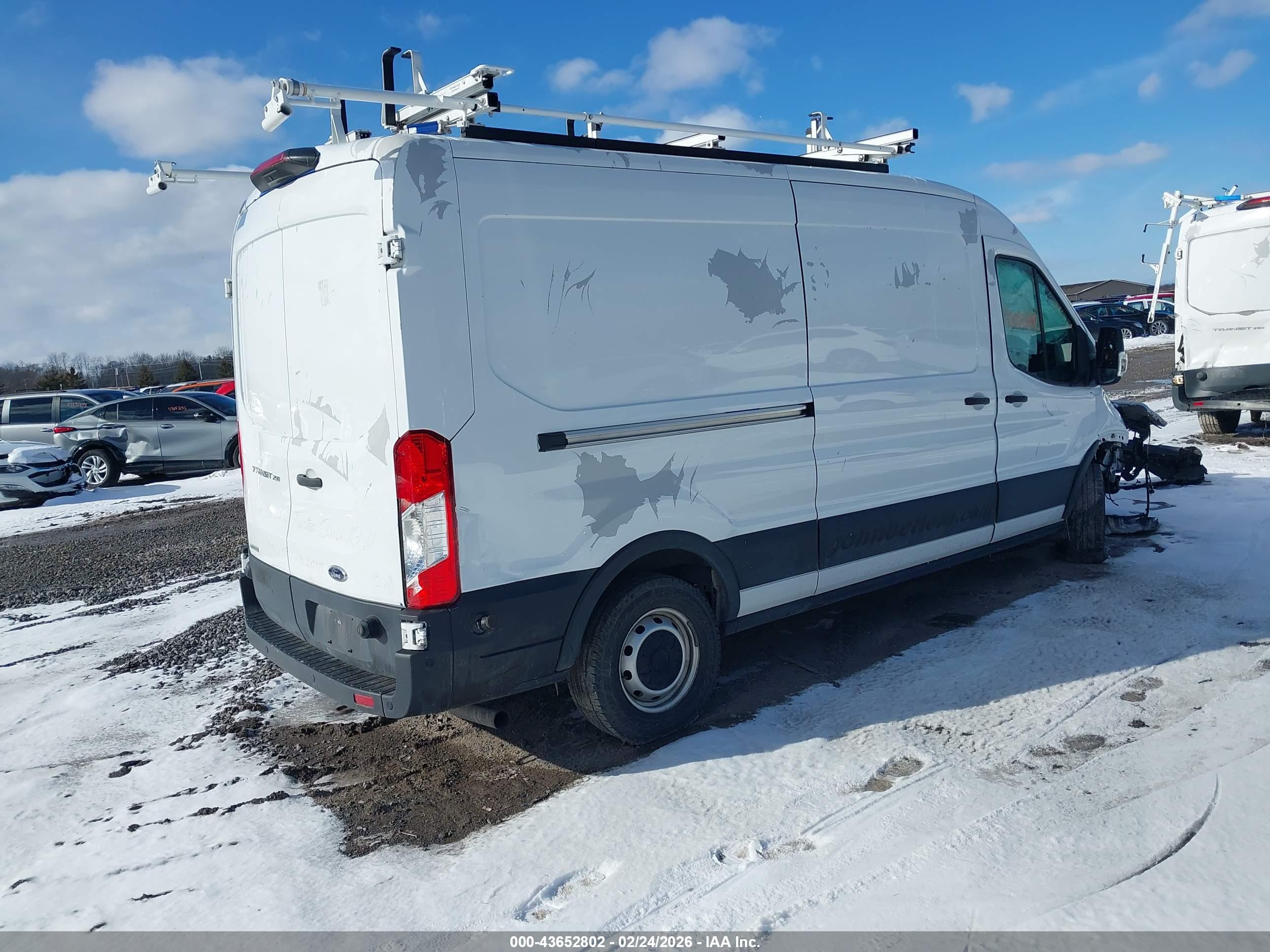 FORD TRANSIT-250 image 4