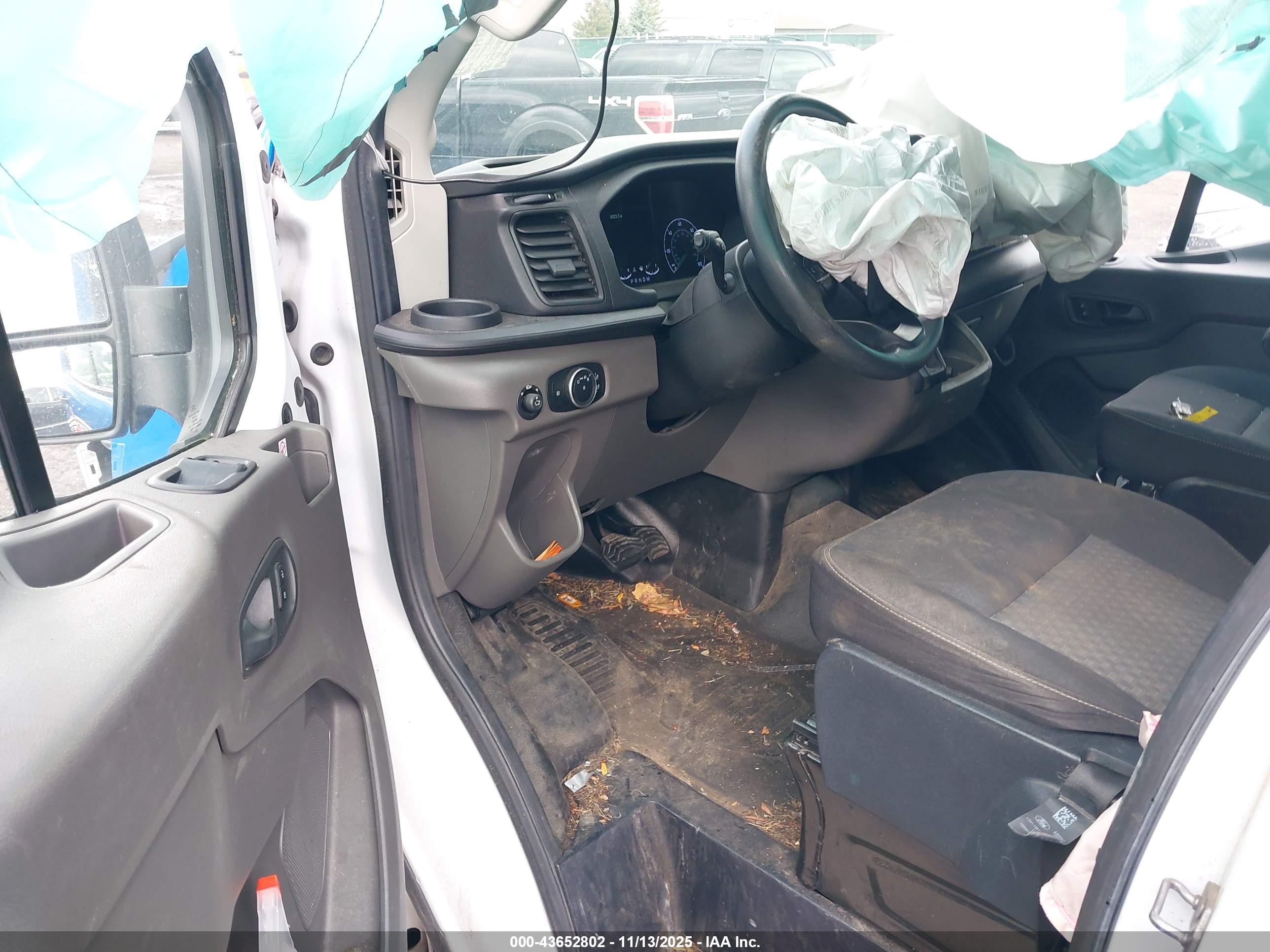 FORD TRANSIT-250 image 5