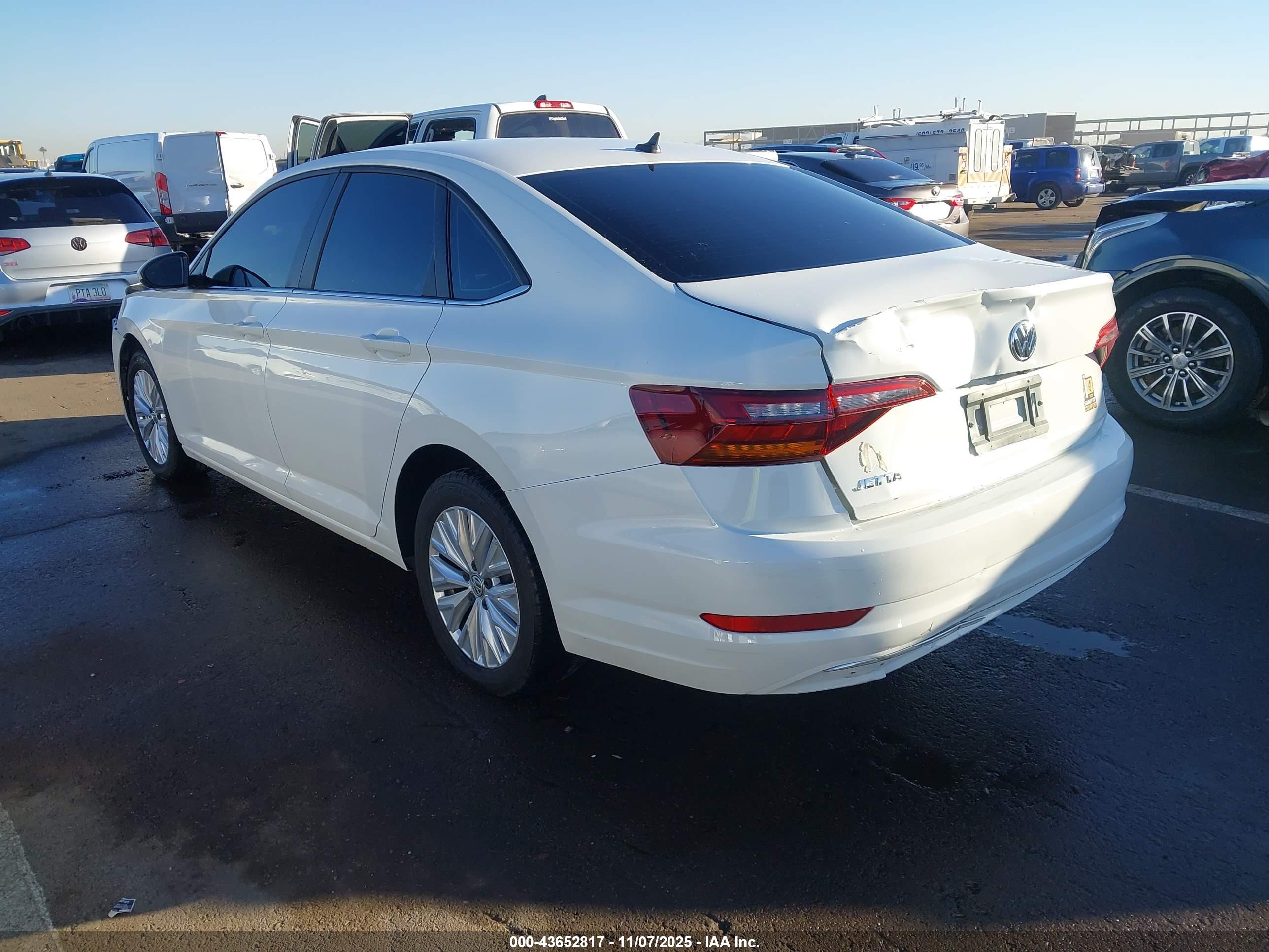 VOLKSWAGEN JETTA image 3