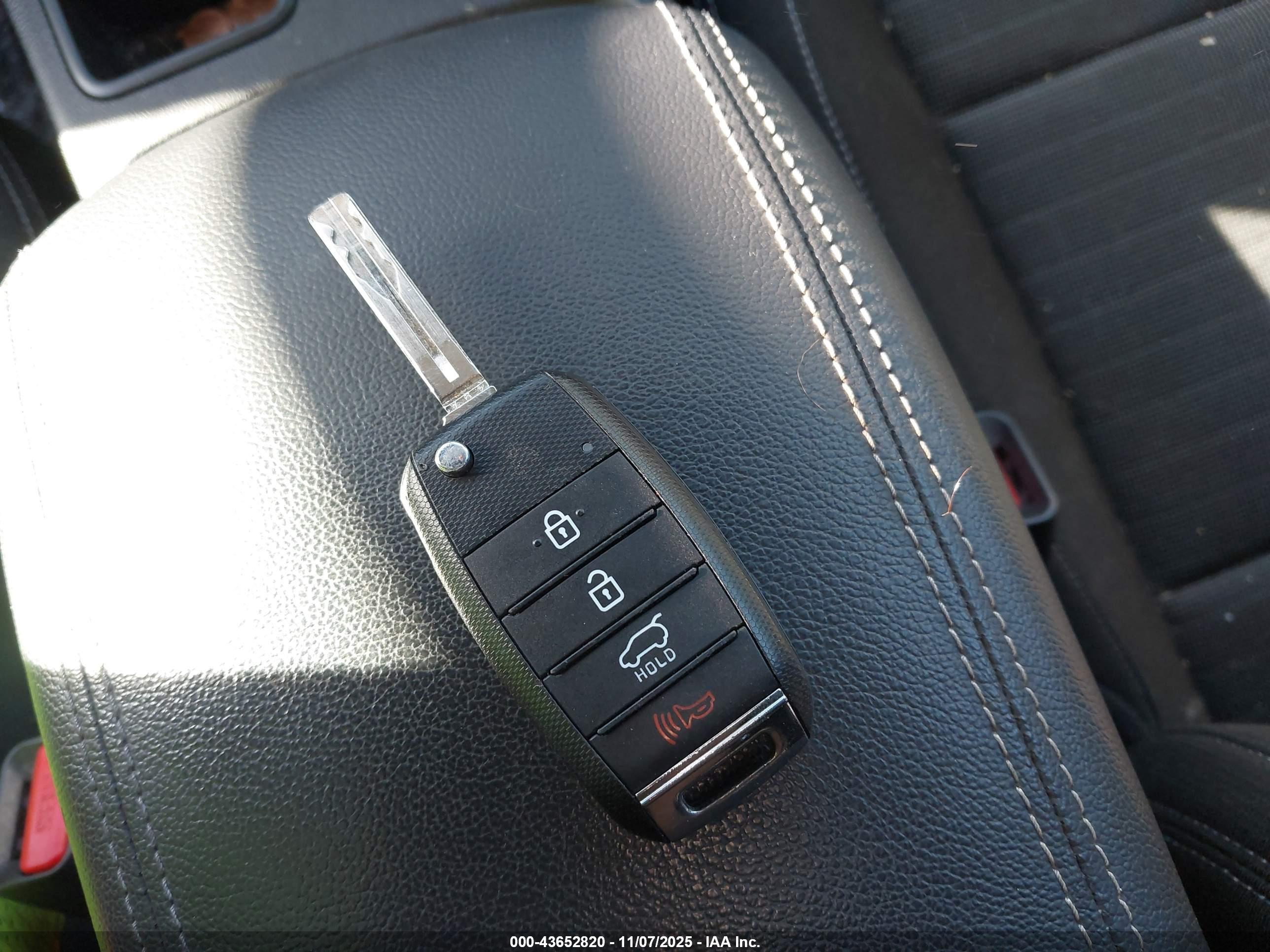 KIA SPORTAGE image 11