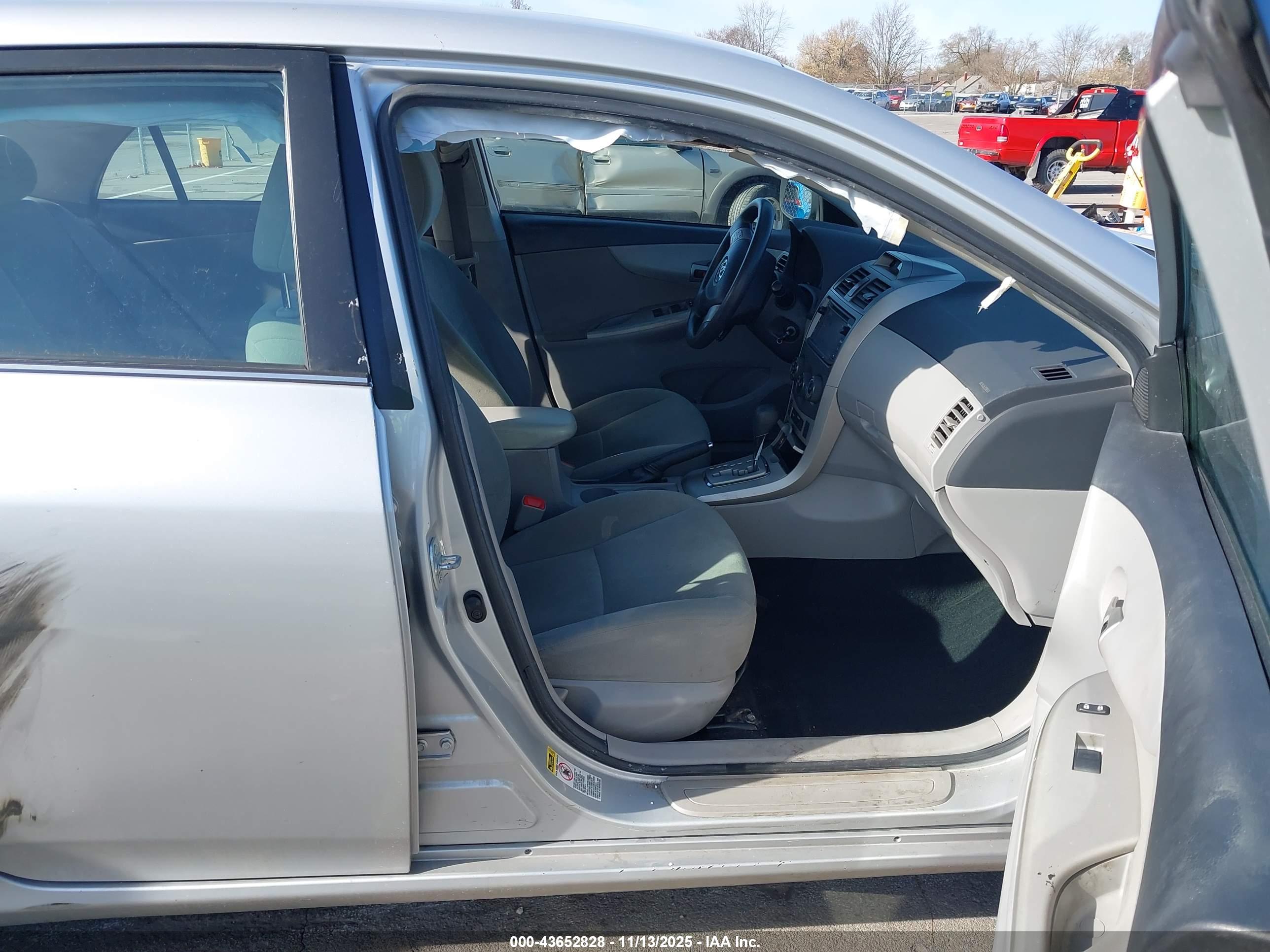 TOYOTA COROLLA image 5
