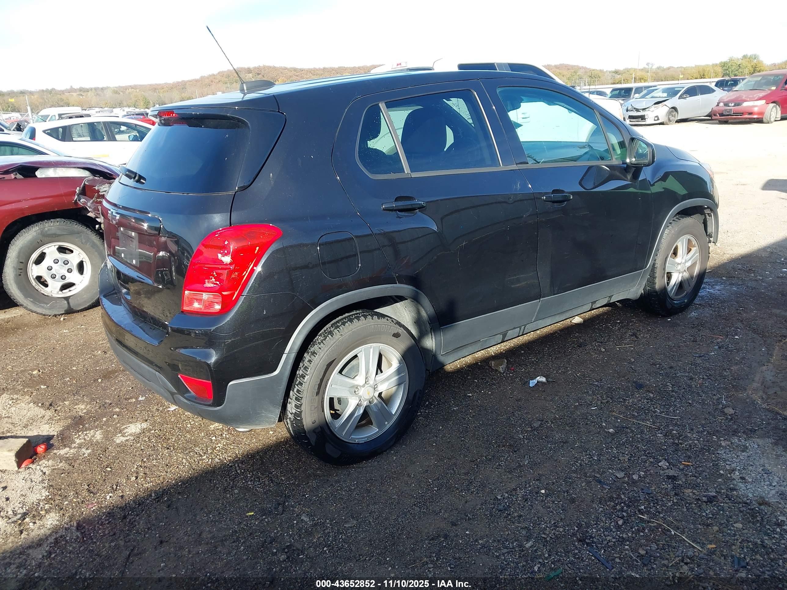 CHEVROLET TRAX image 4