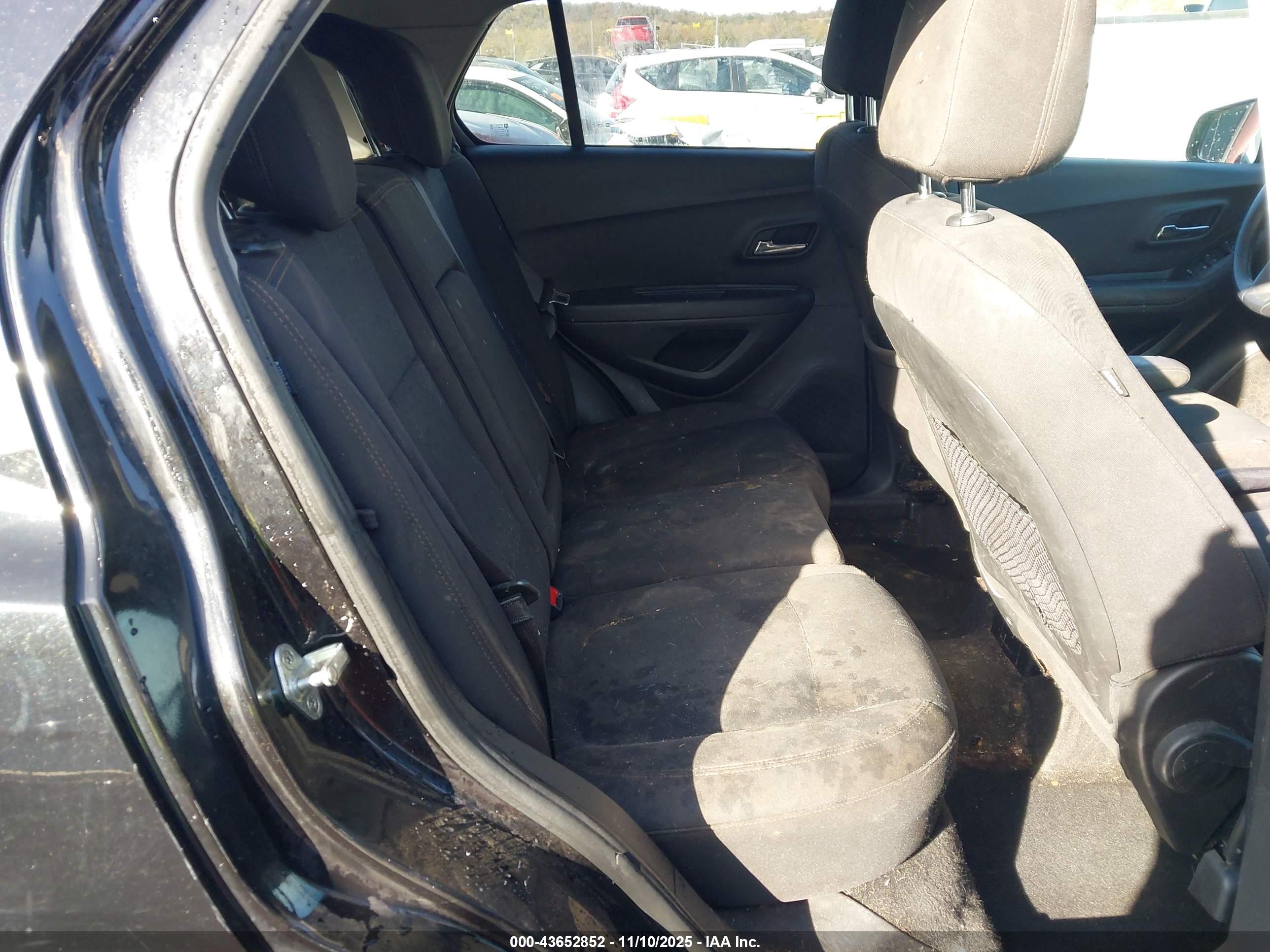 CHEVROLET TRAX image 8