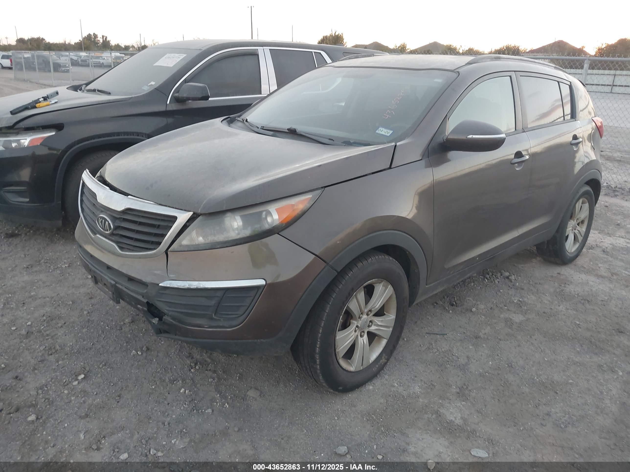 KIA SPORTAGE image 2