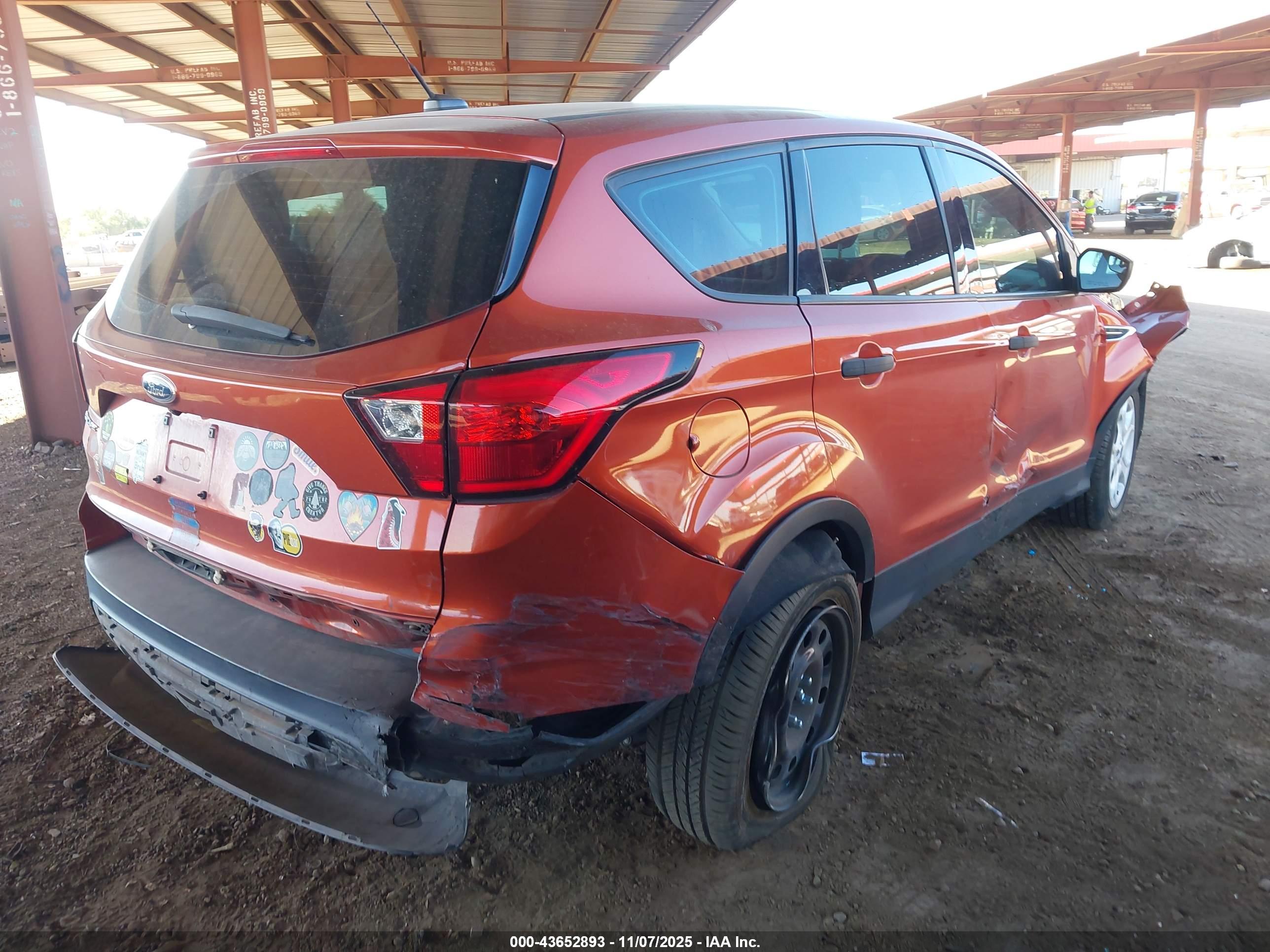 FORD ESCAPE image 4