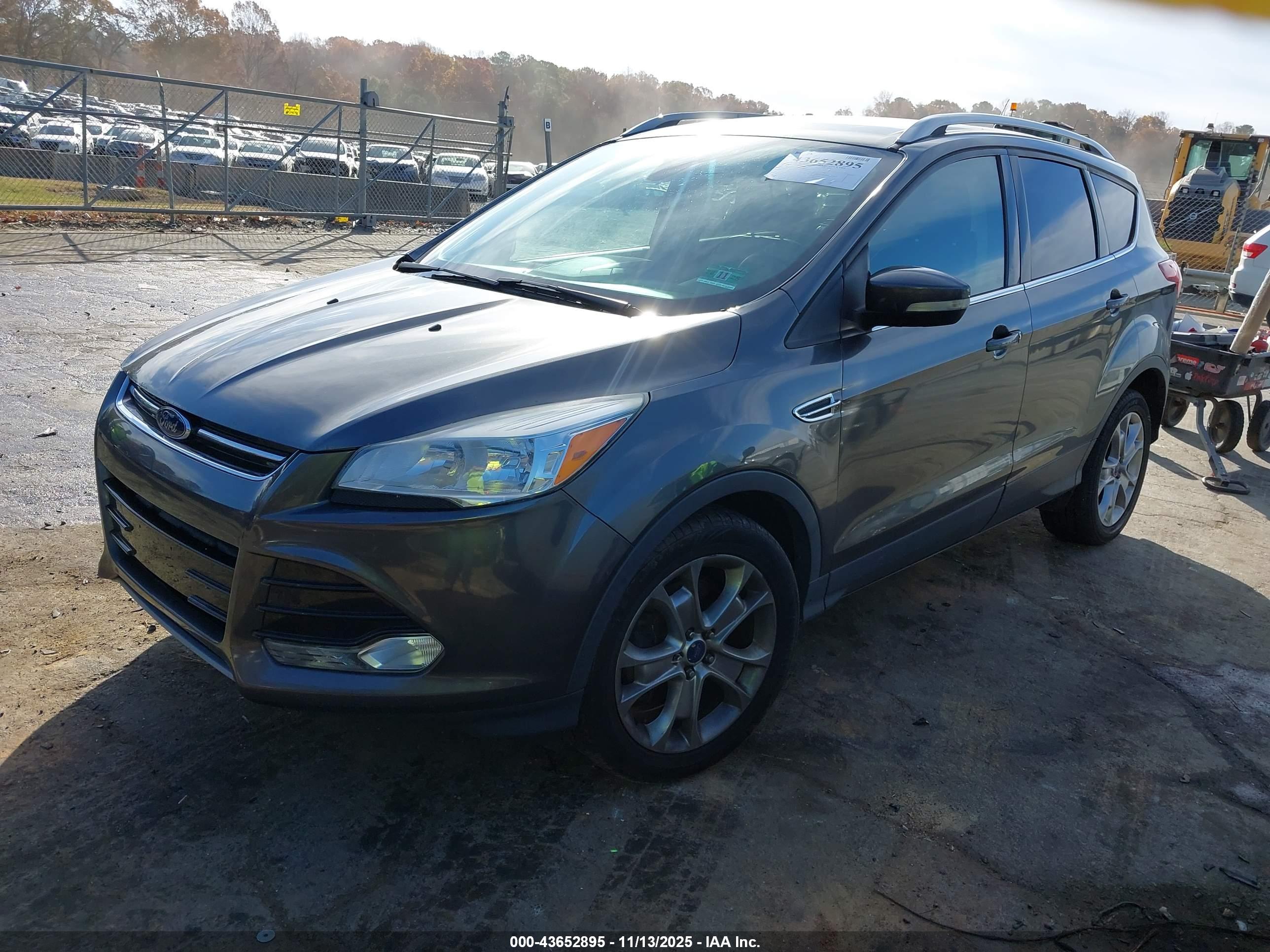 FORD ESCAPE image 2