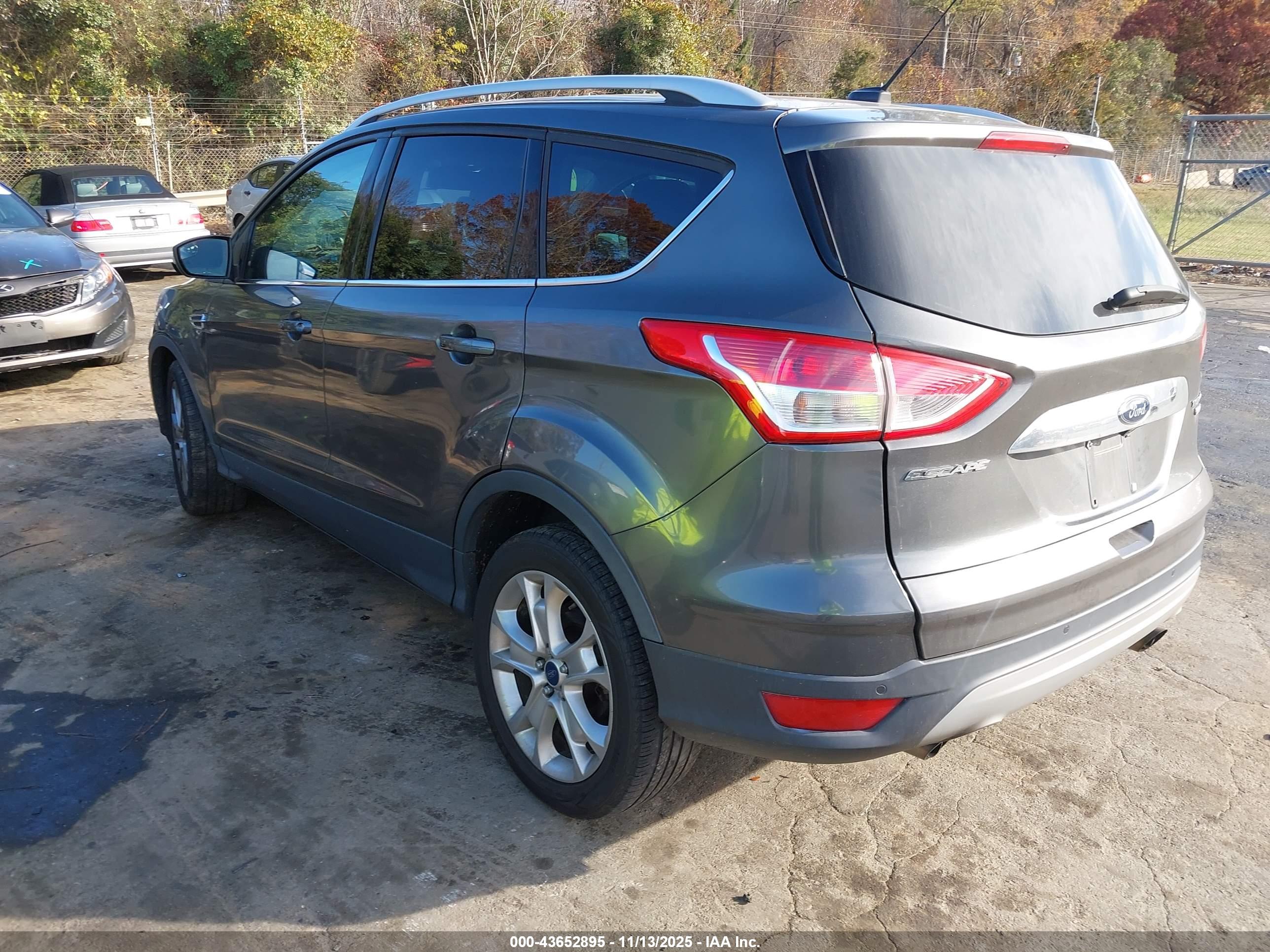 FORD ESCAPE image 3