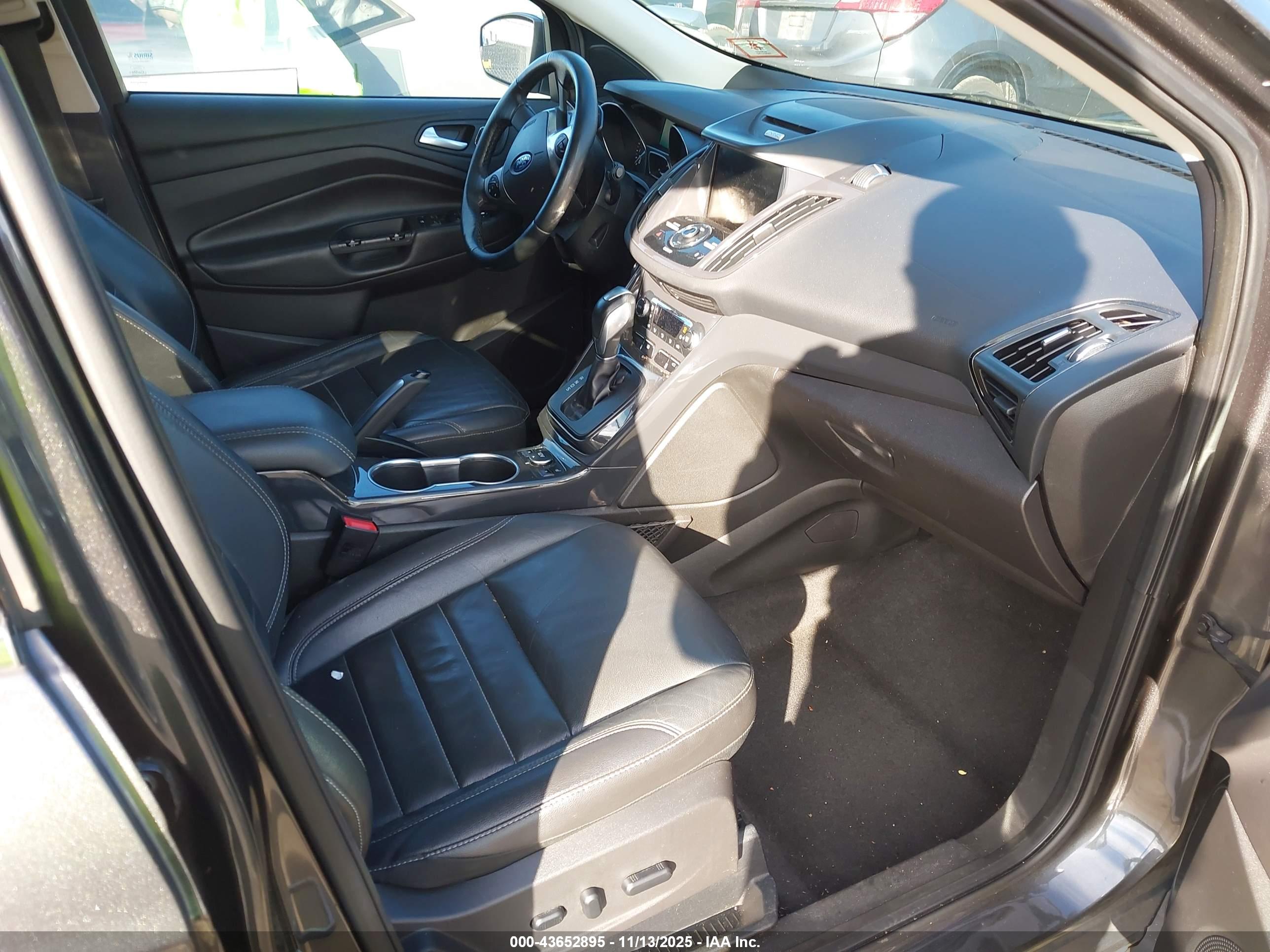 FORD ESCAPE image 5