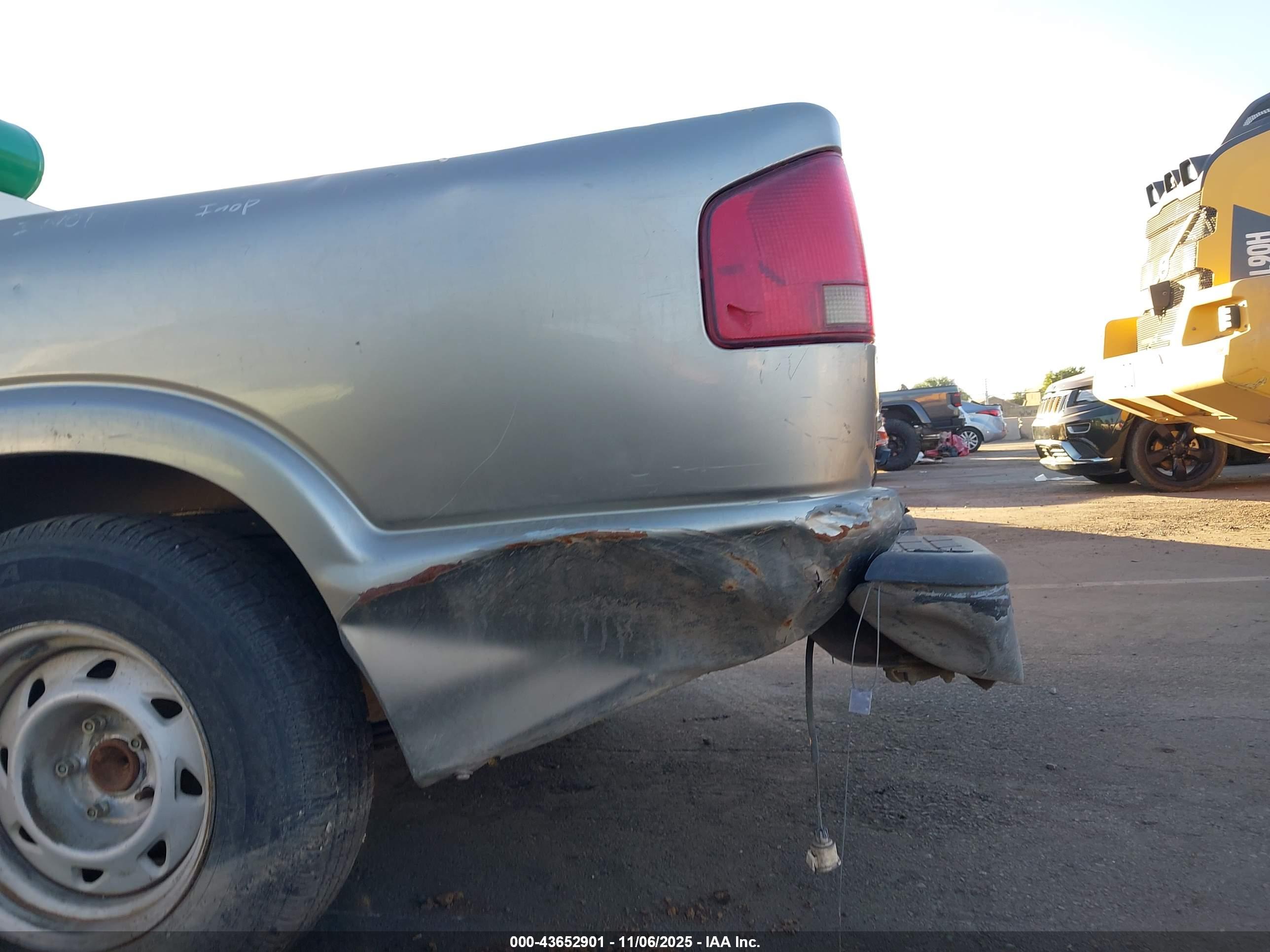 CHEVROLET S-10 image 6