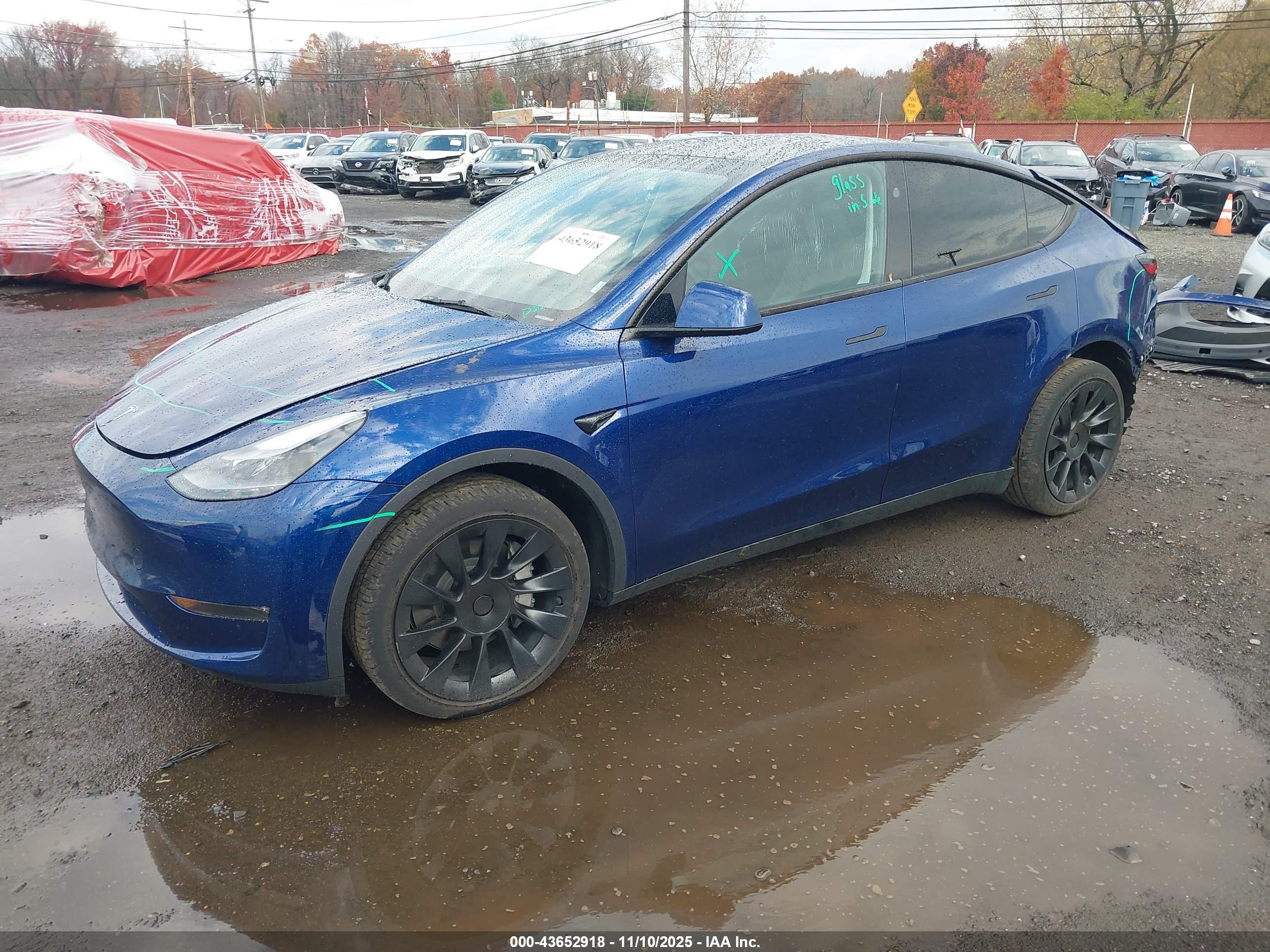 TESLA MODEL image 2