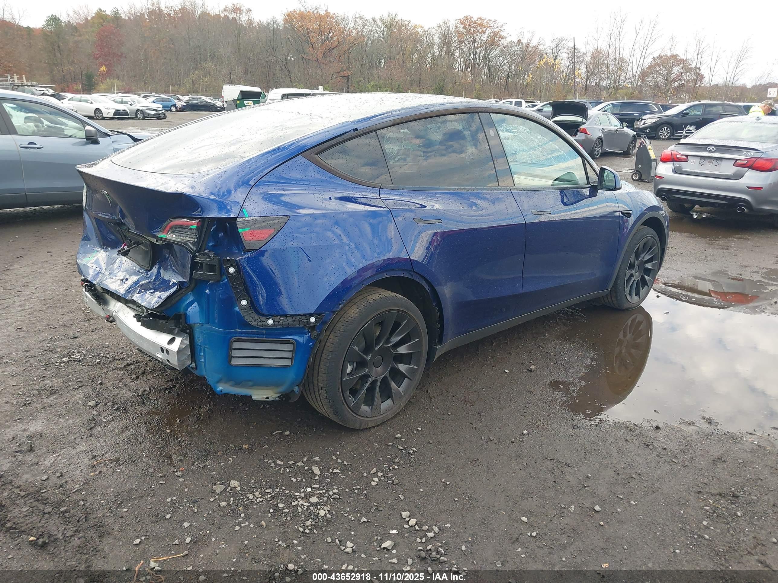 TESLA MODEL image 4
