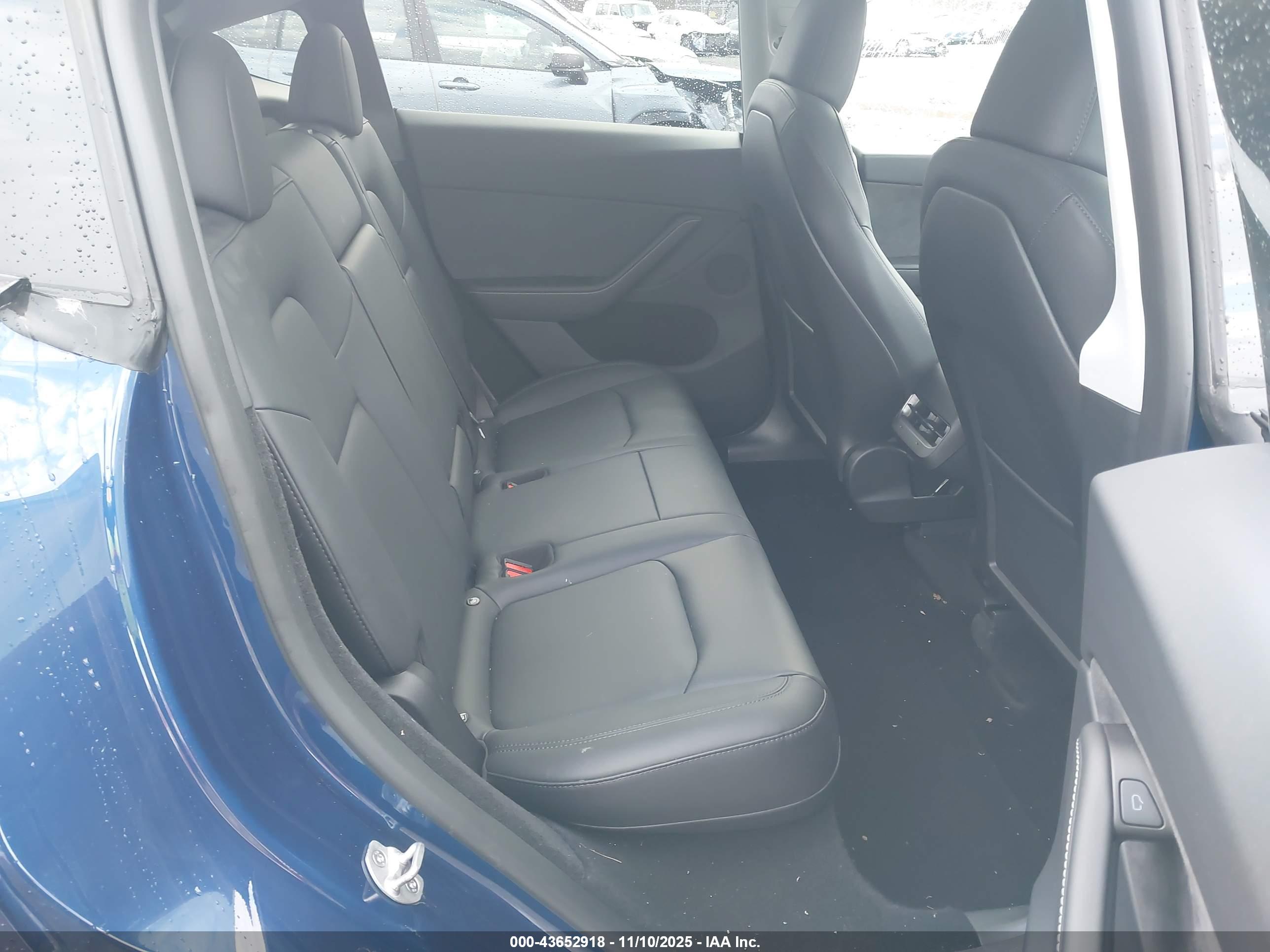 TESLA MODEL image 8