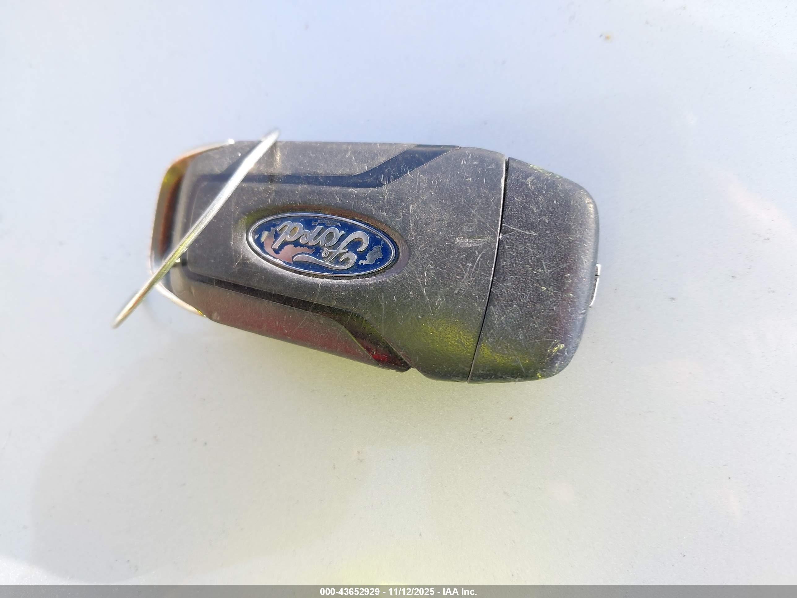 FORD FUSION image 11