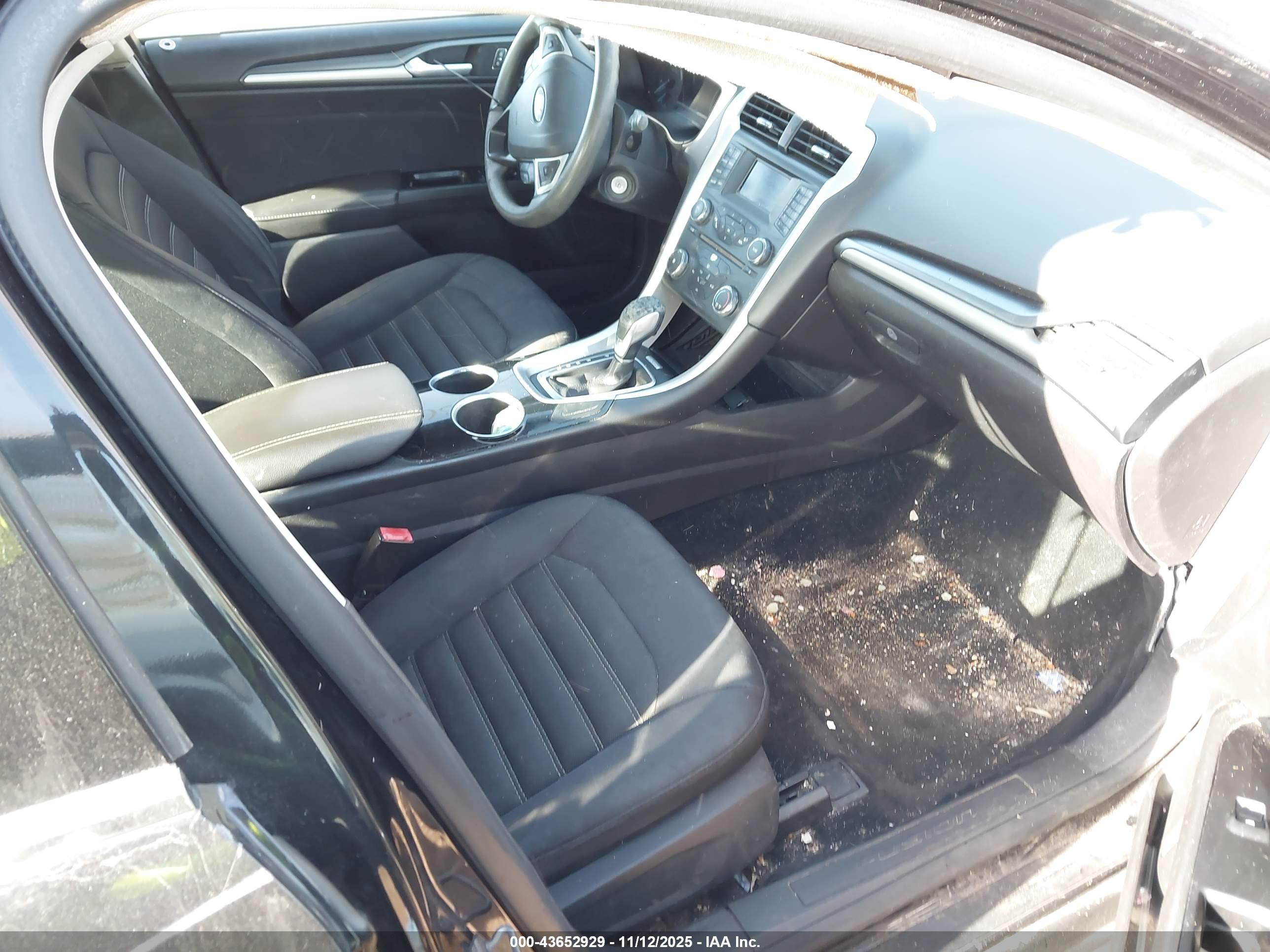 FORD FUSION image 5