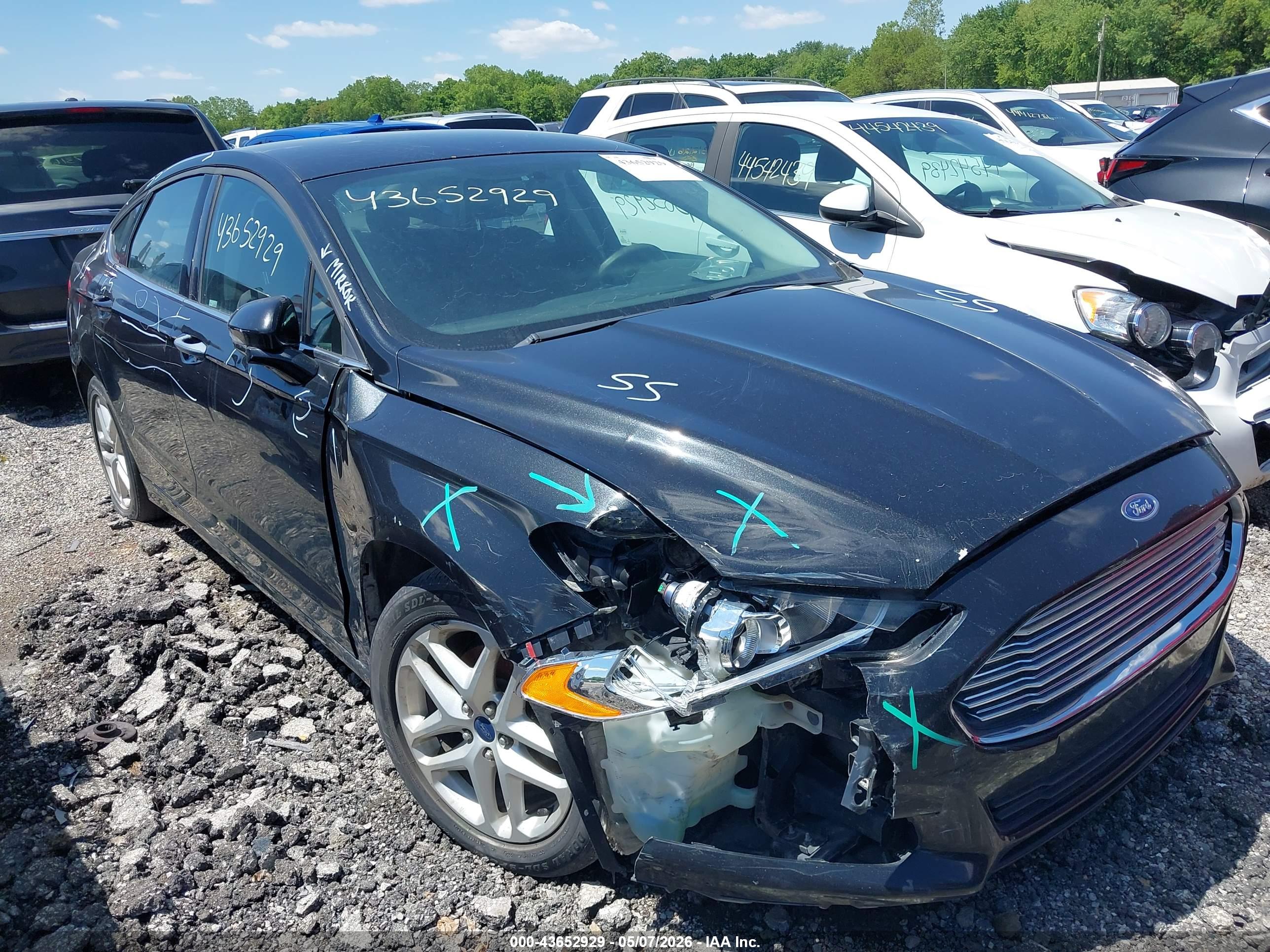 FORD FUSION image 6