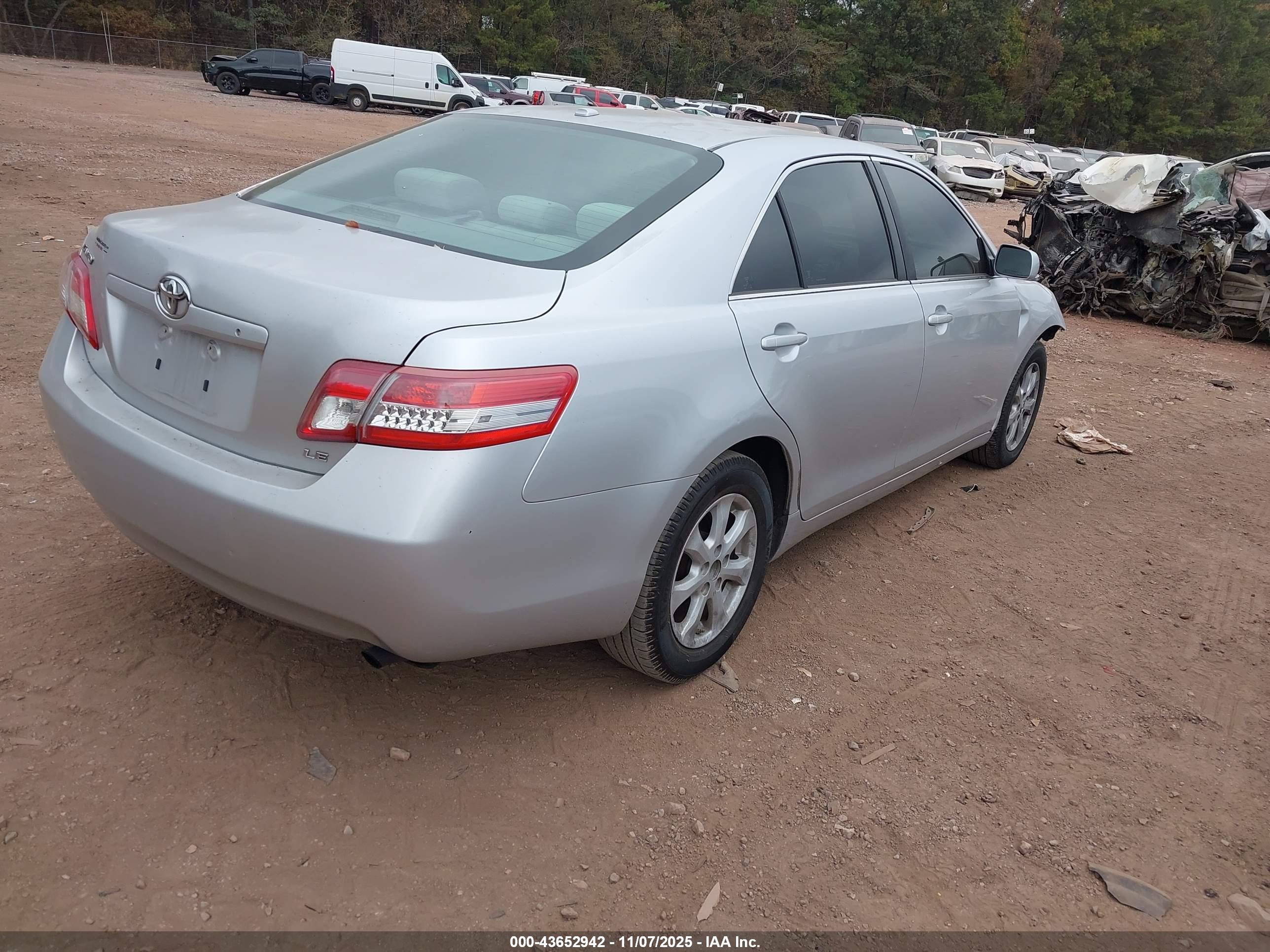 TOYOTA CAMRY image 4
