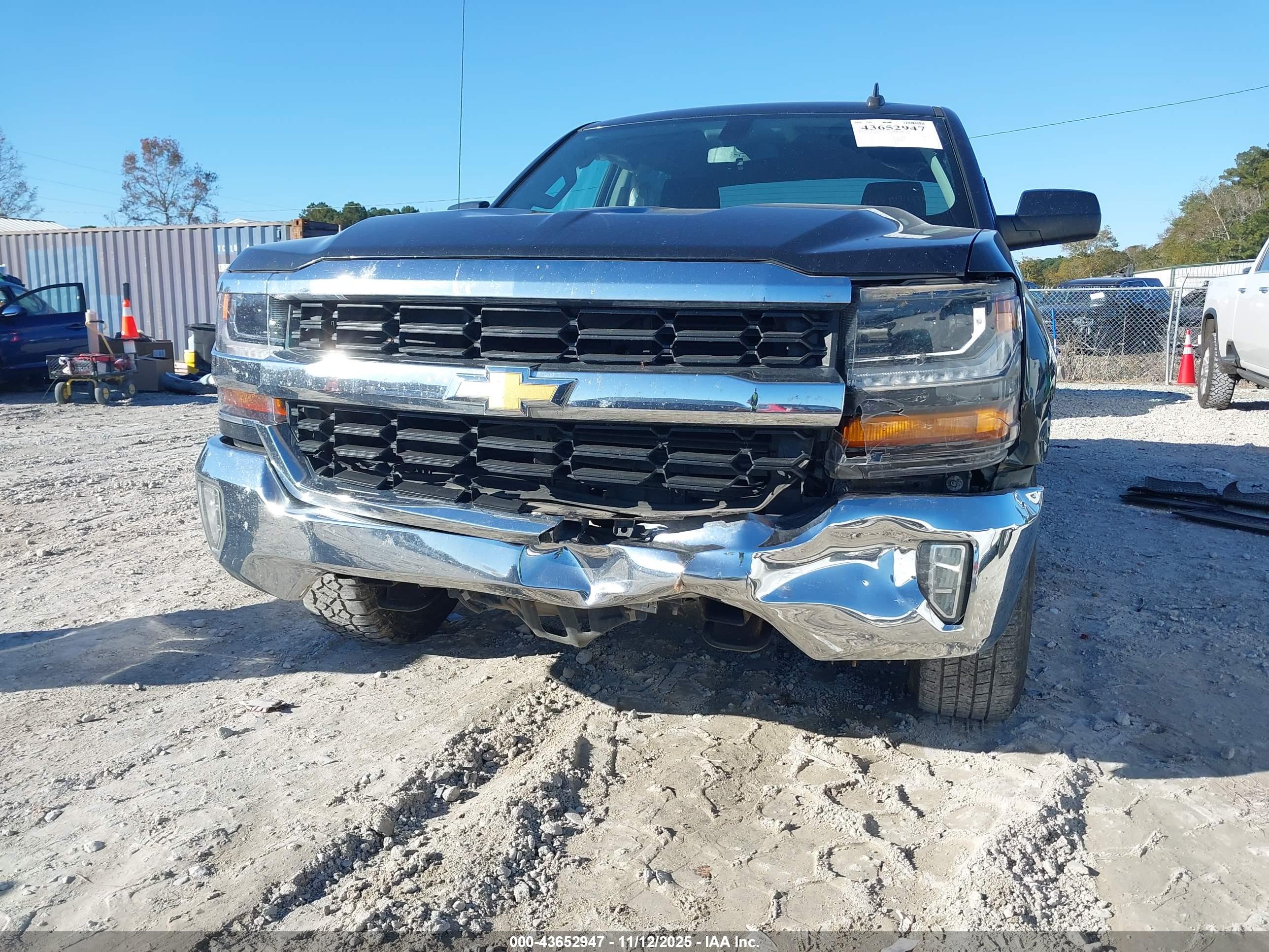 CHEVROLET SILVERADO image 6