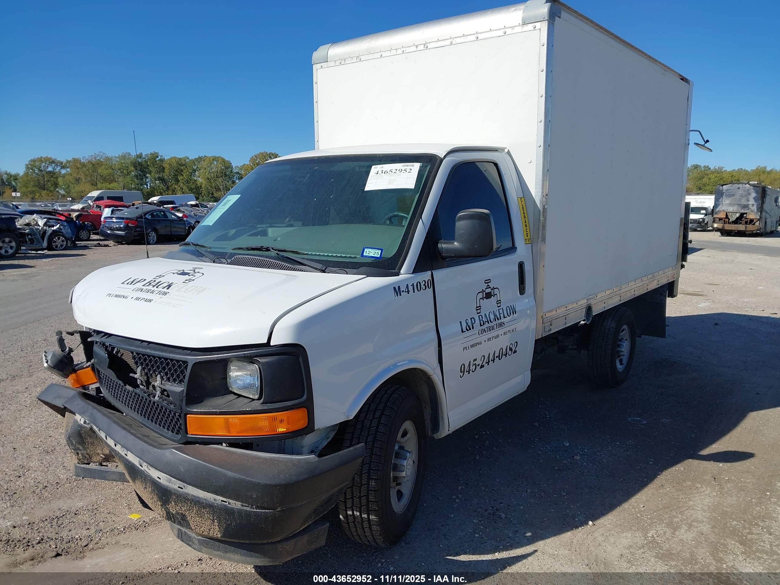 CHEVROLET EXPRESS image 2