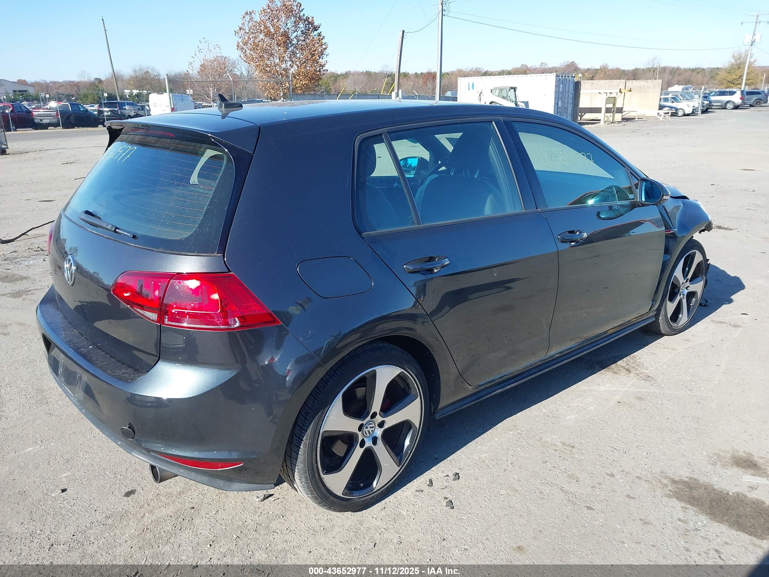 VOLKSWAGEN GOLF image 4
