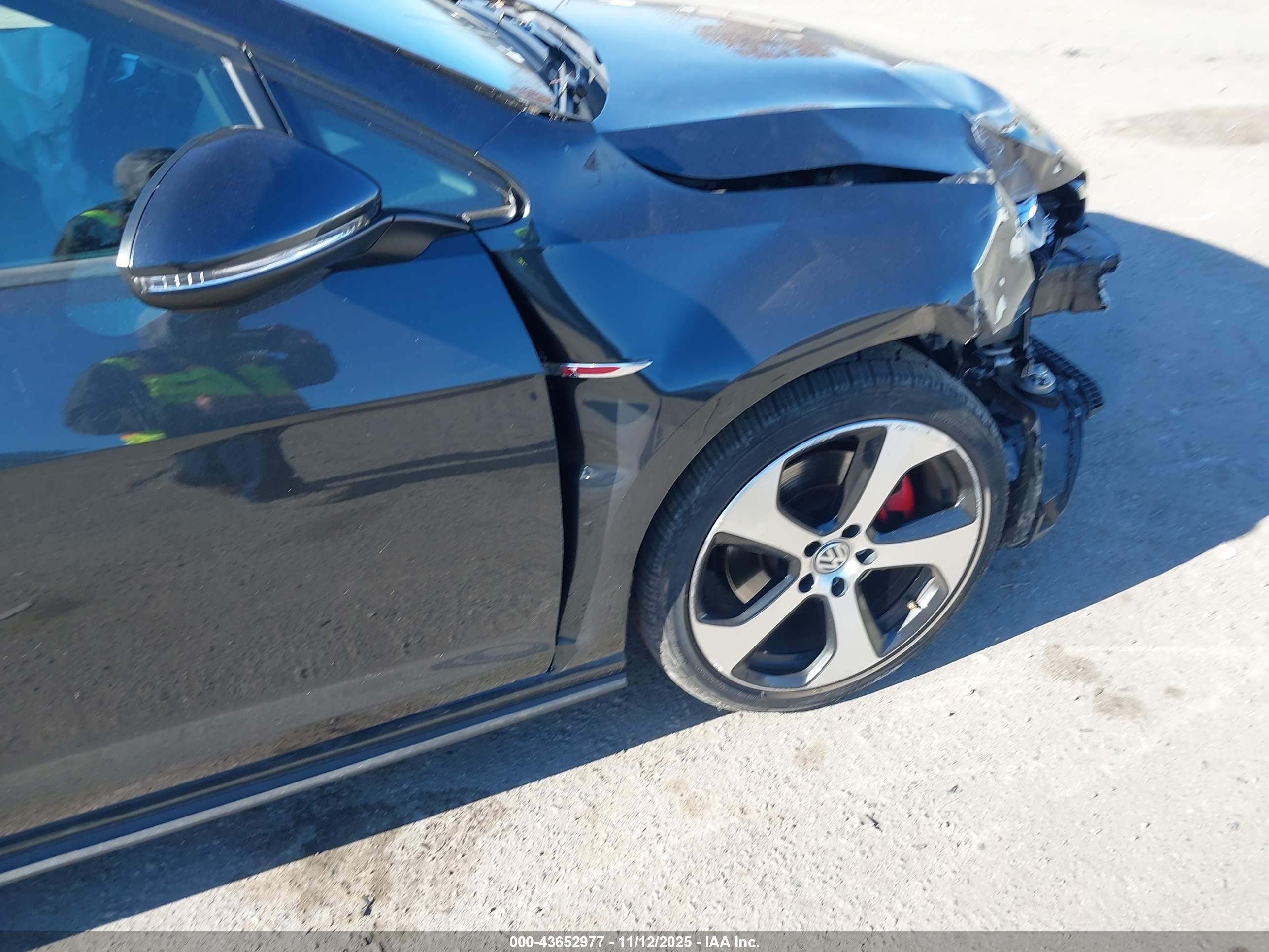 VOLKSWAGEN GOLF image 6