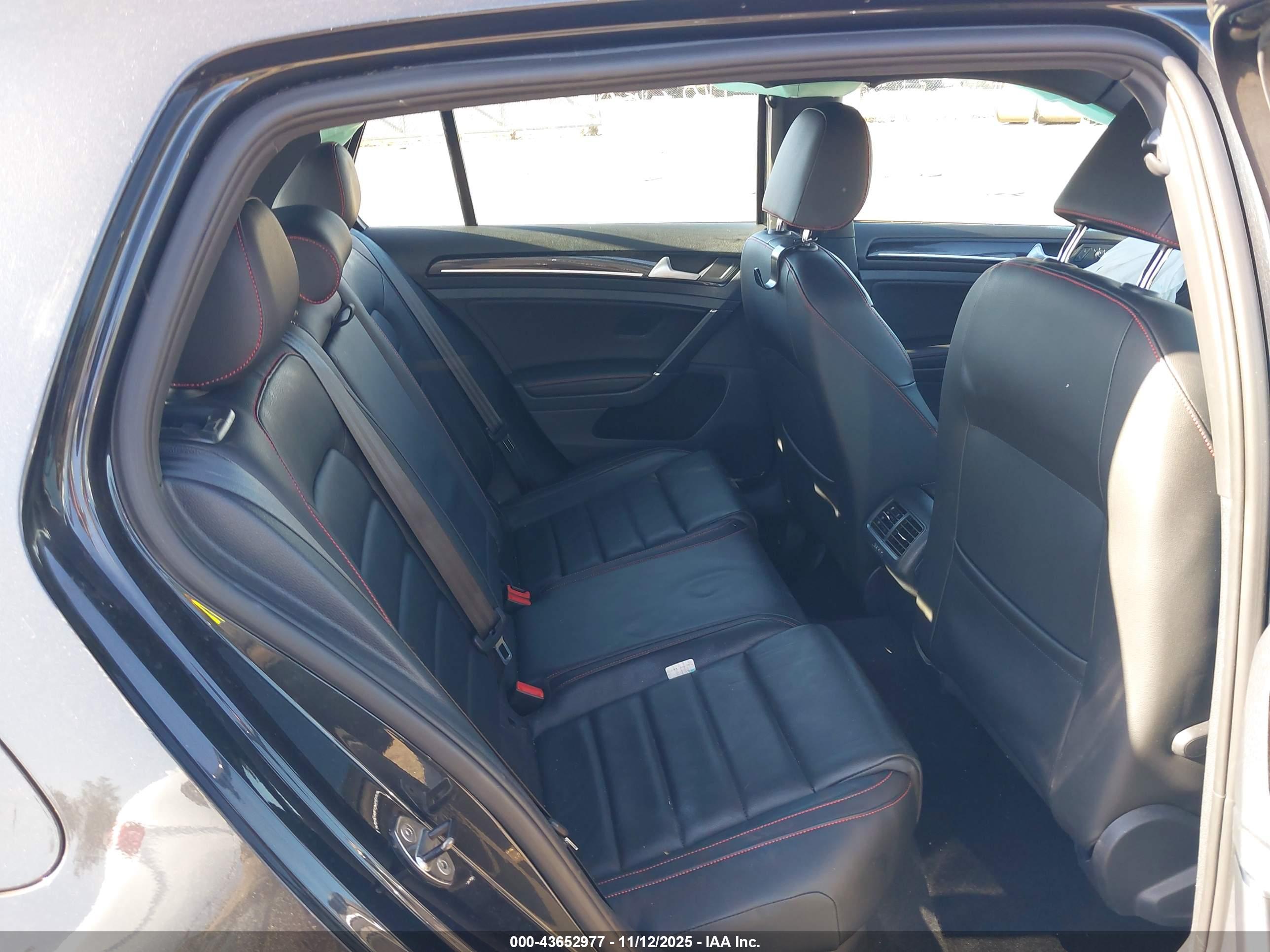 VOLKSWAGEN GOLF image 8