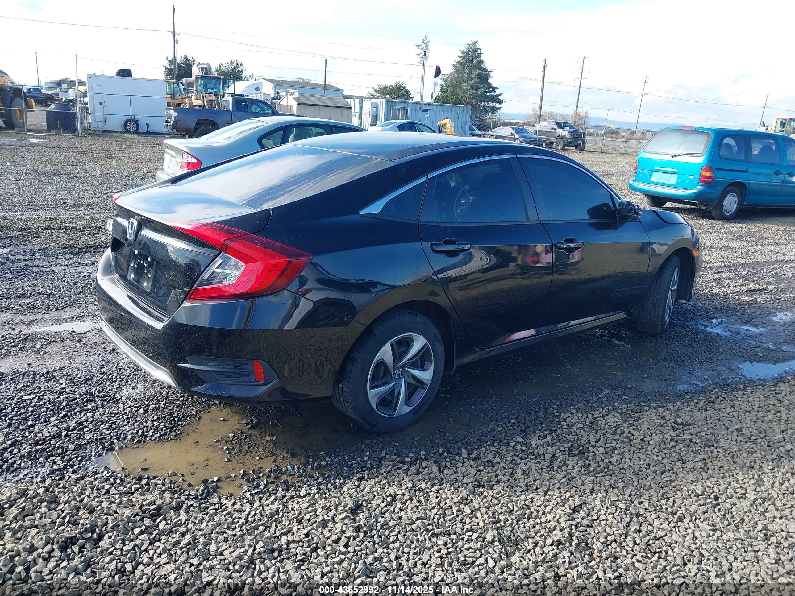 HONDA CIVIC image 4