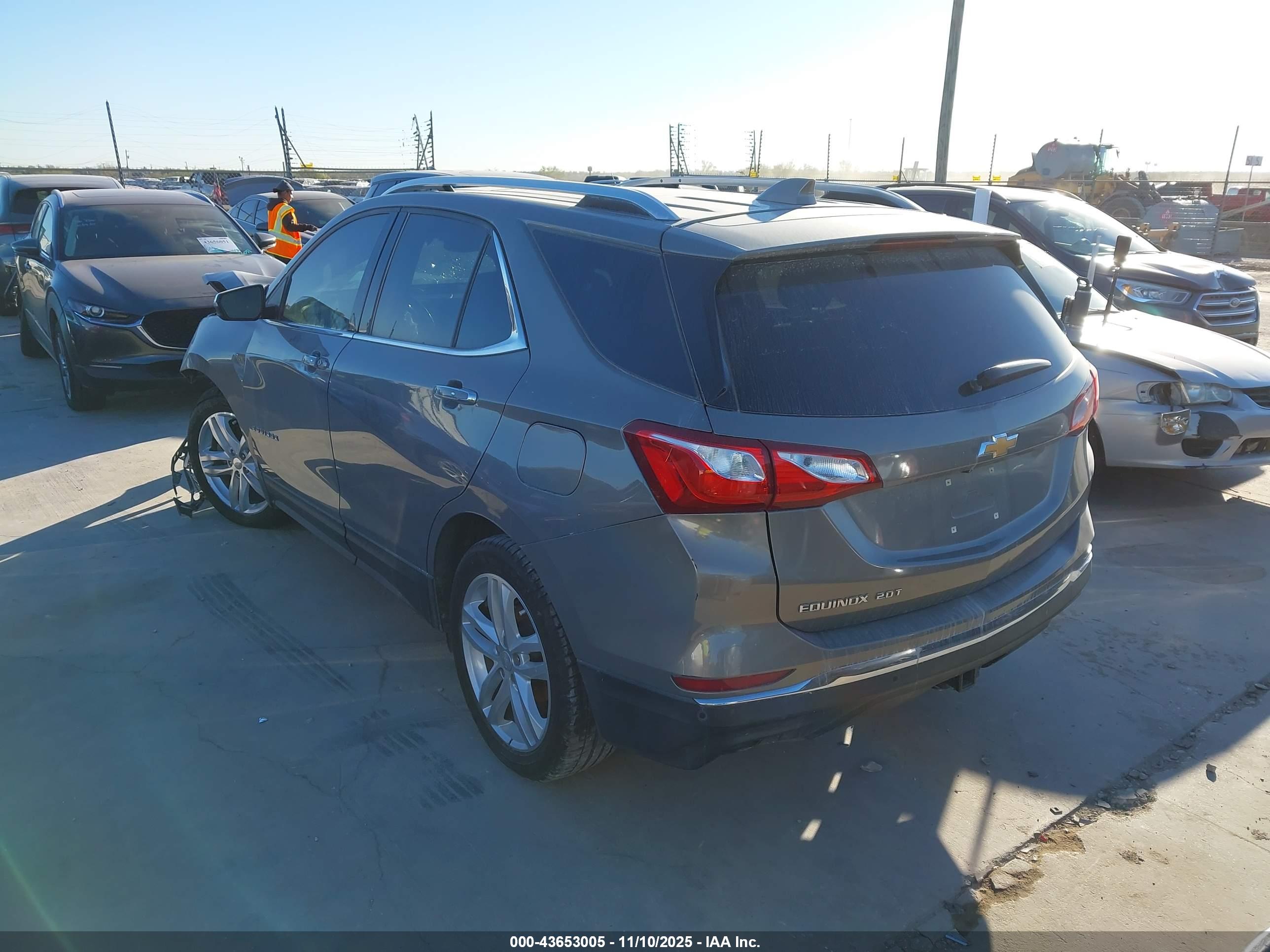 CHEVROLET EQUINOX image 3