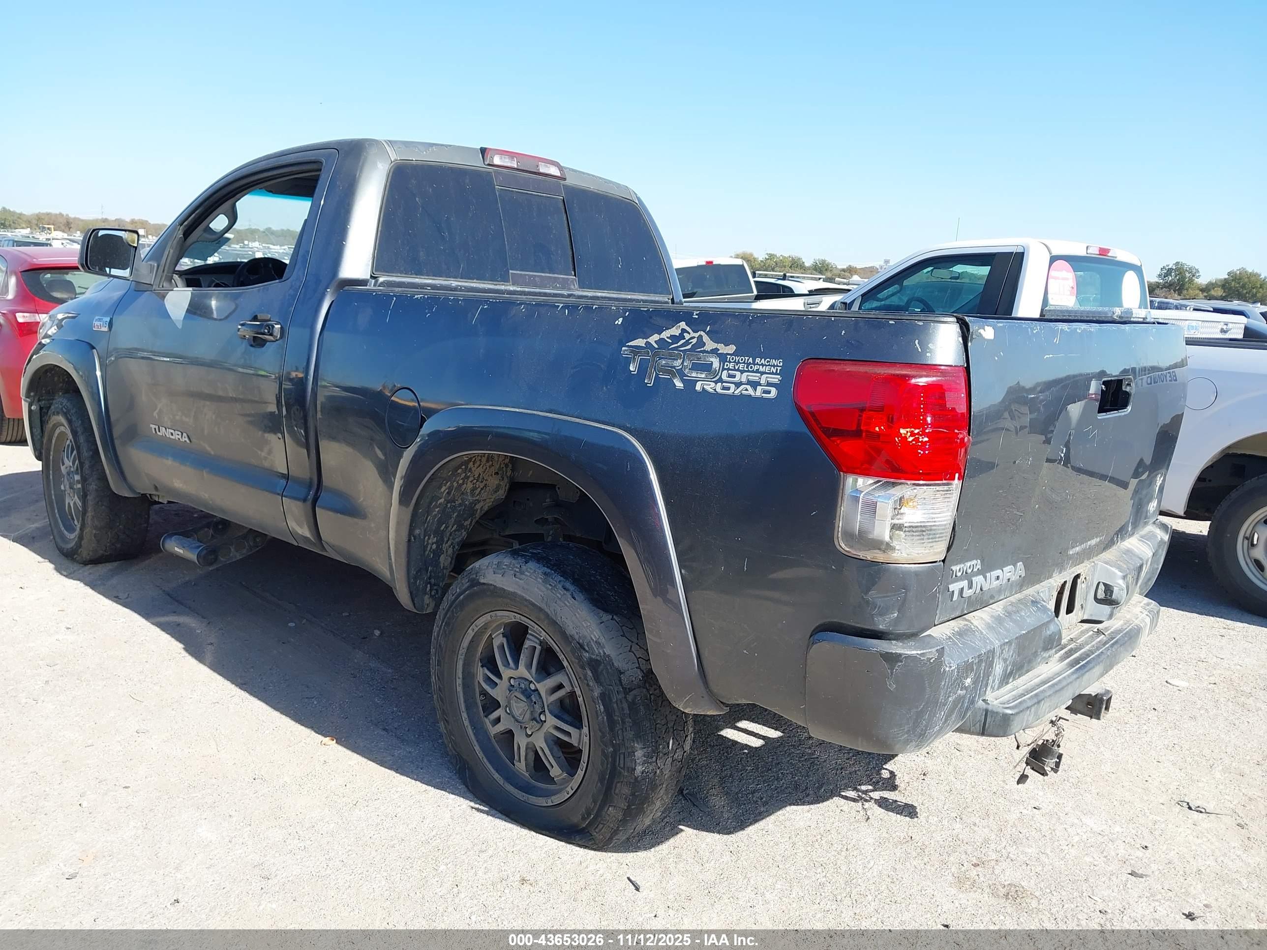 TOYOTA TUNDRA image 3