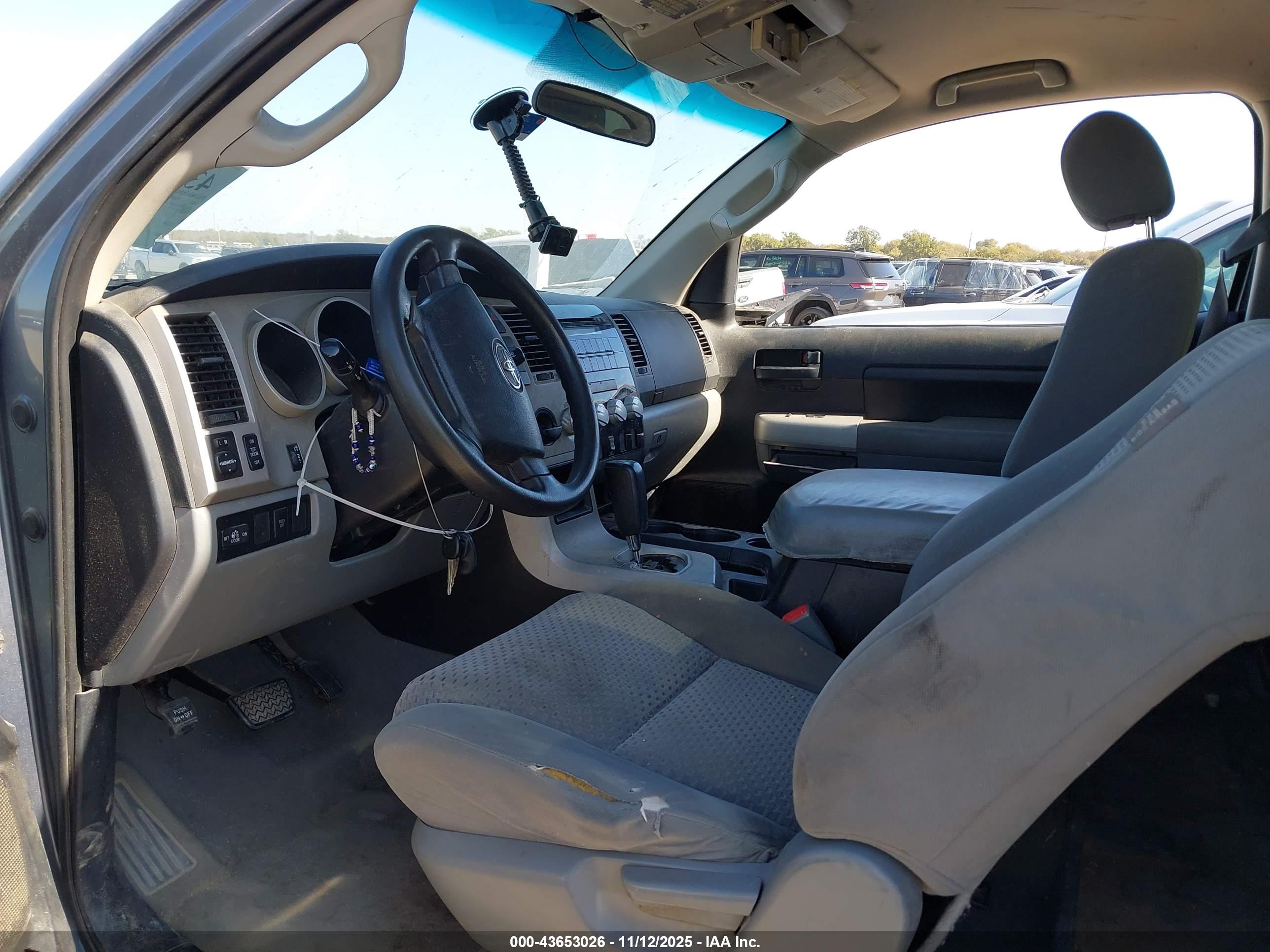 TOYOTA TUNDRA image 5
