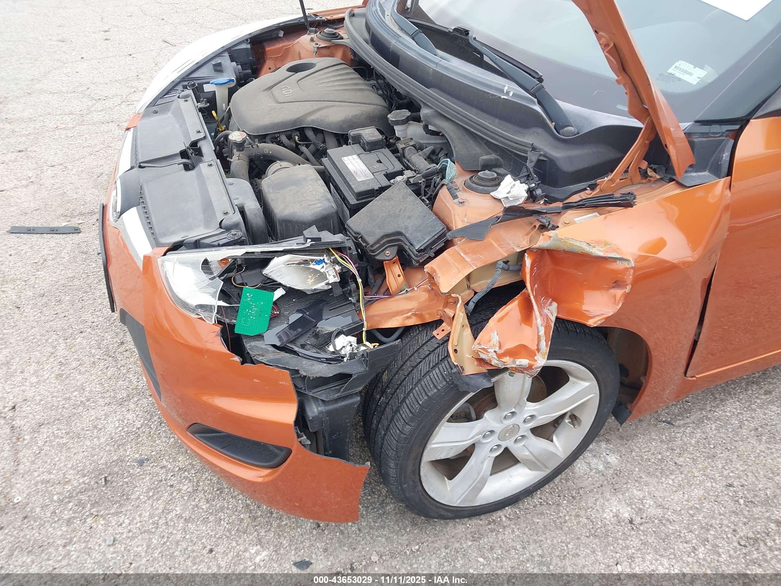 HYUNDAI VELOSTER image 6