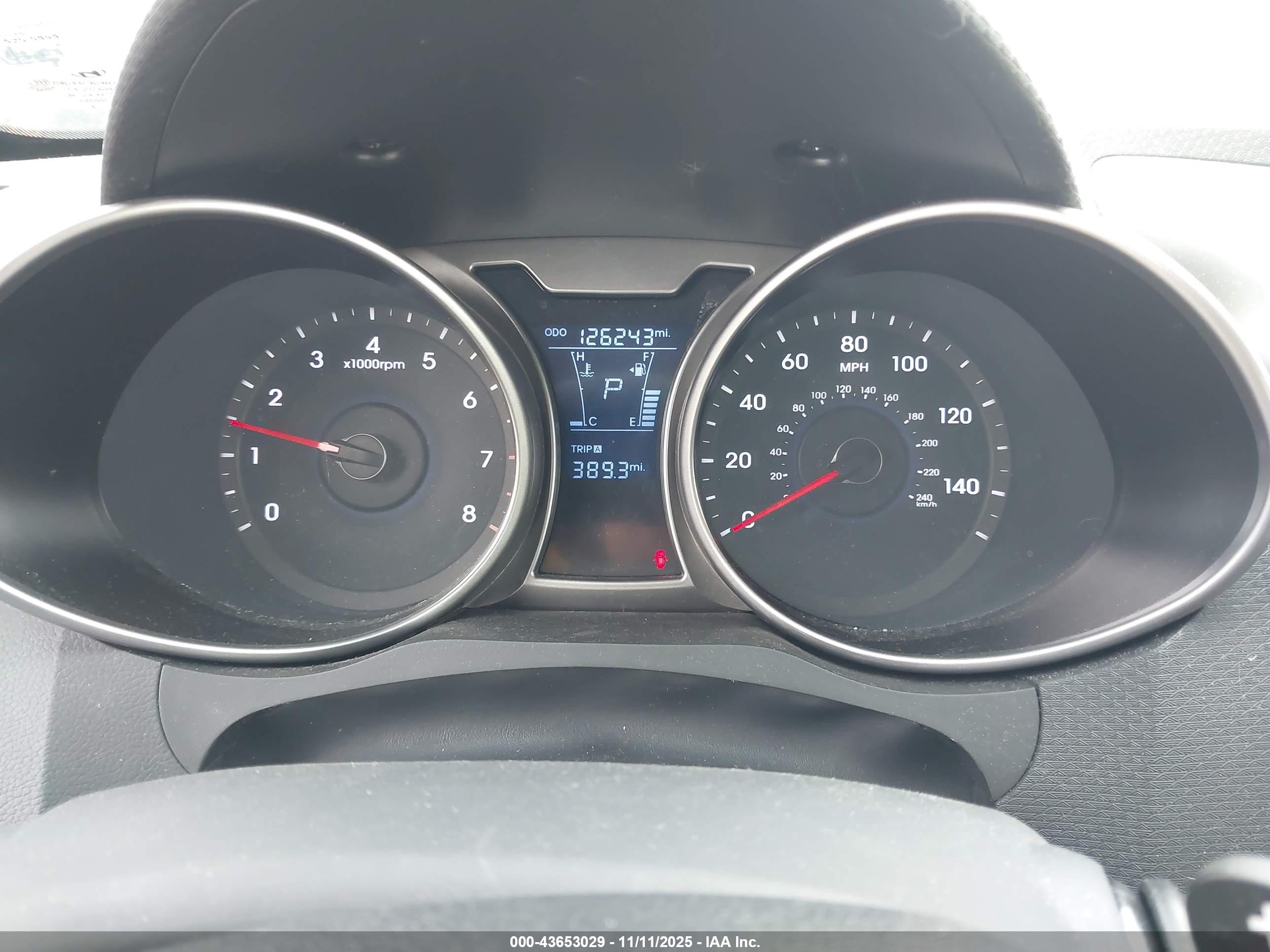 HYUNDAI VELOSTER image 7