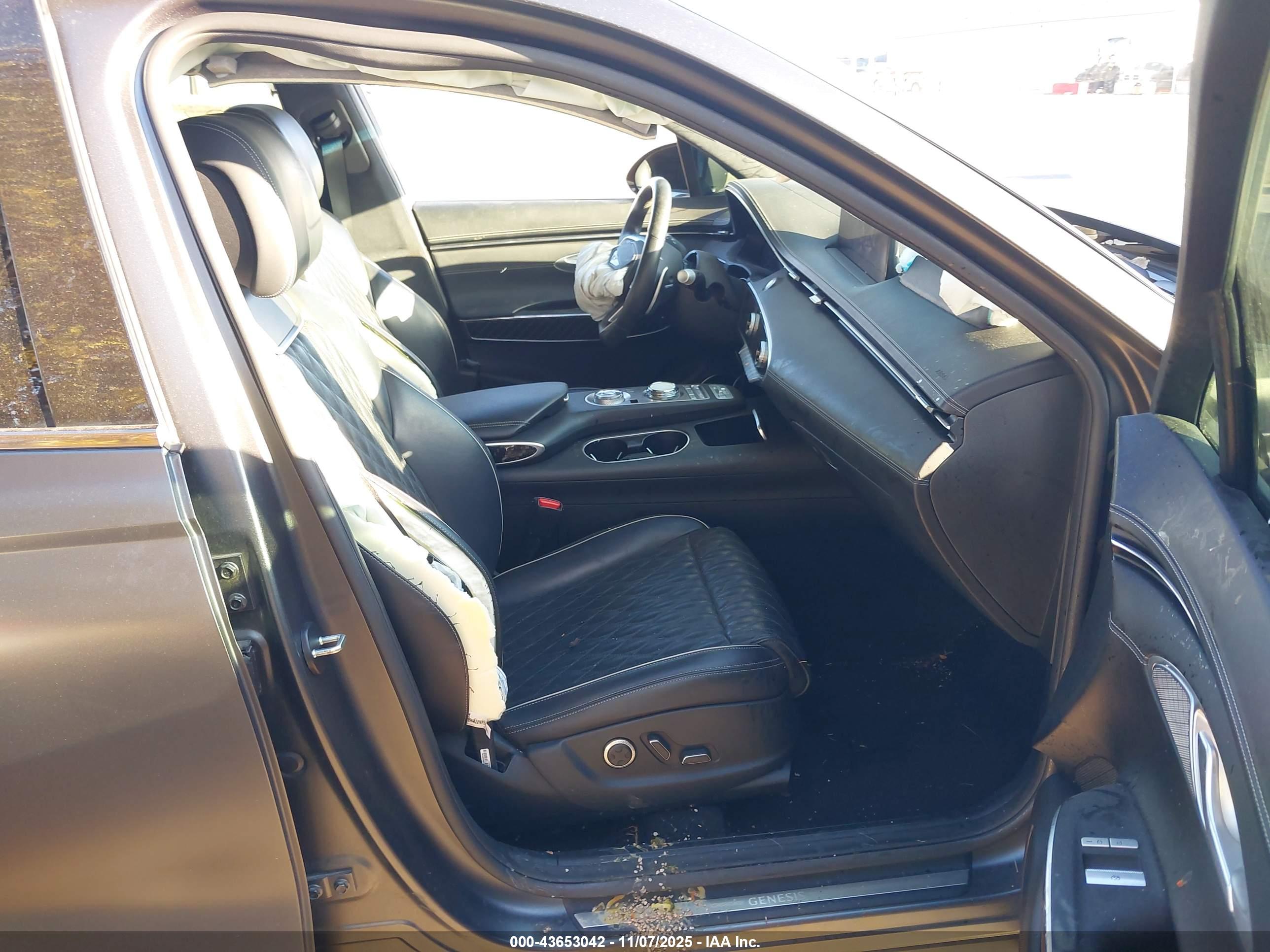 GENESIS GV70 image 5