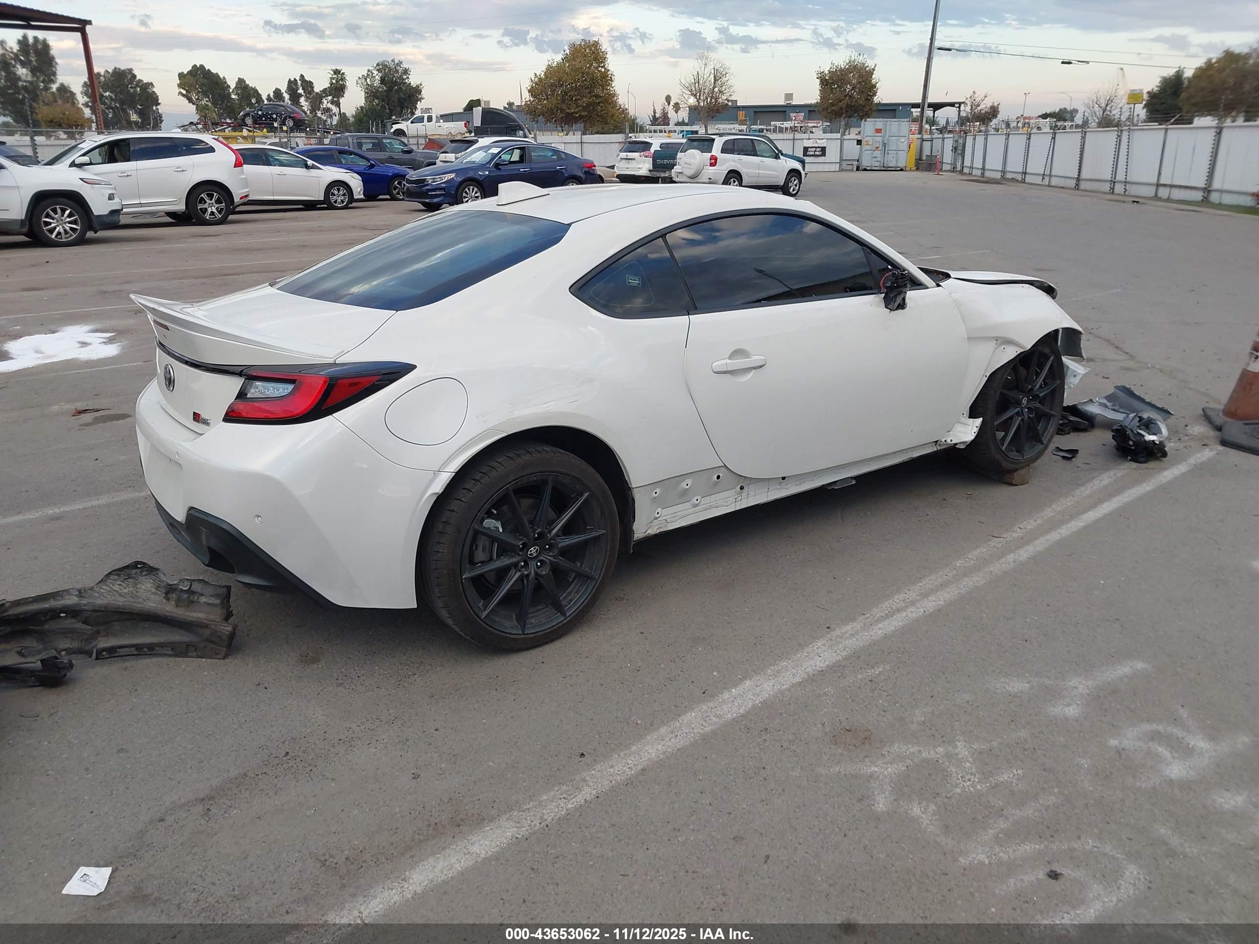 TOYOTA GR86 image 4