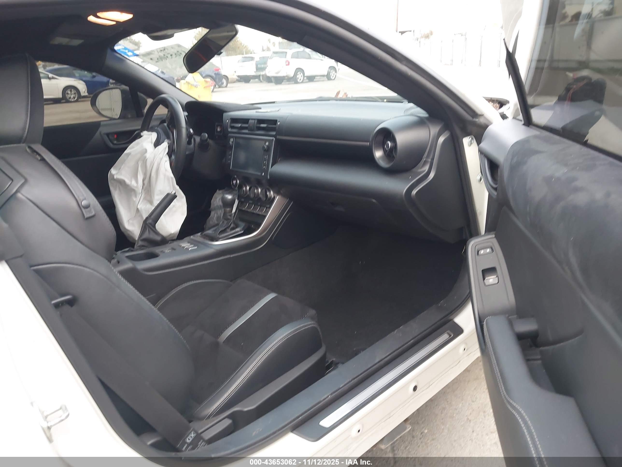 TOYOTA GR86 image 5