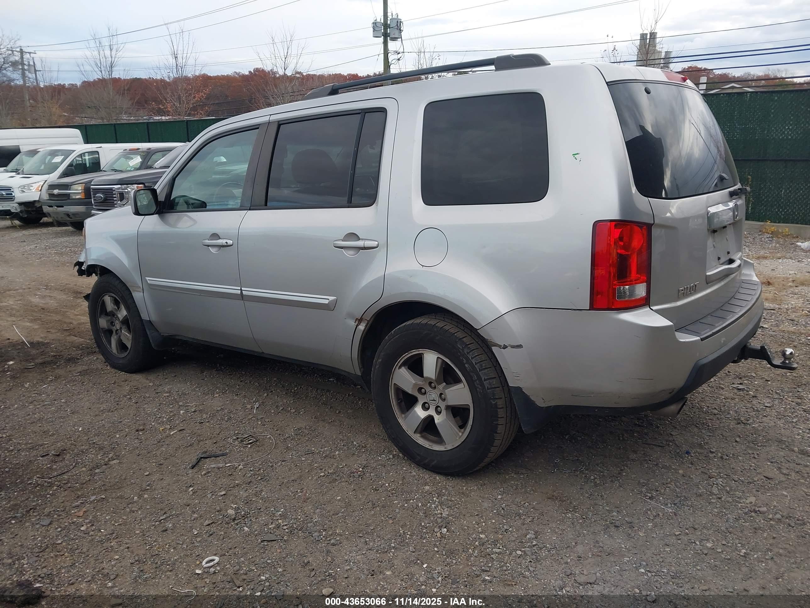 HONDA PILOT image 3