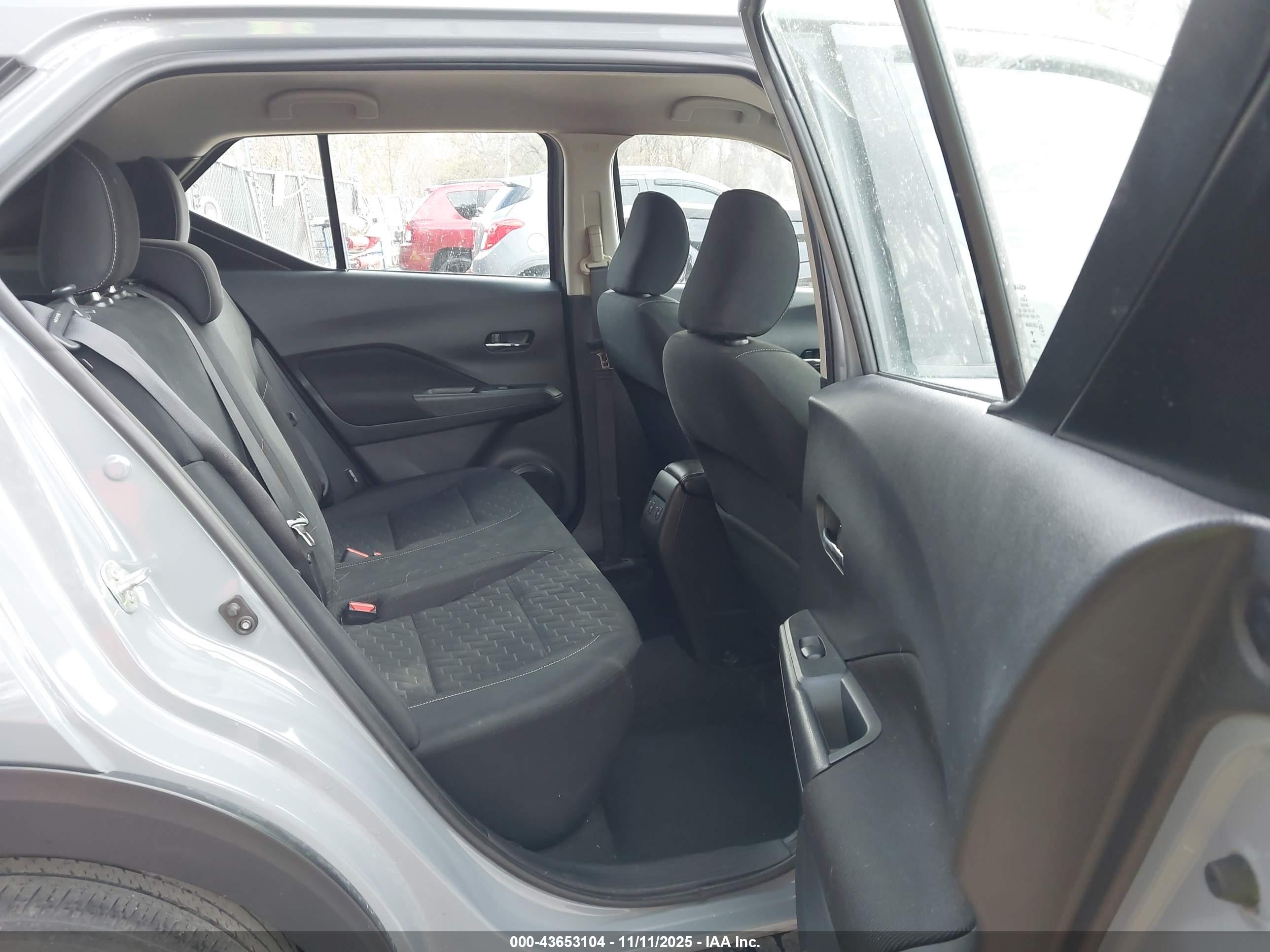 NISSAN KICKS image 8