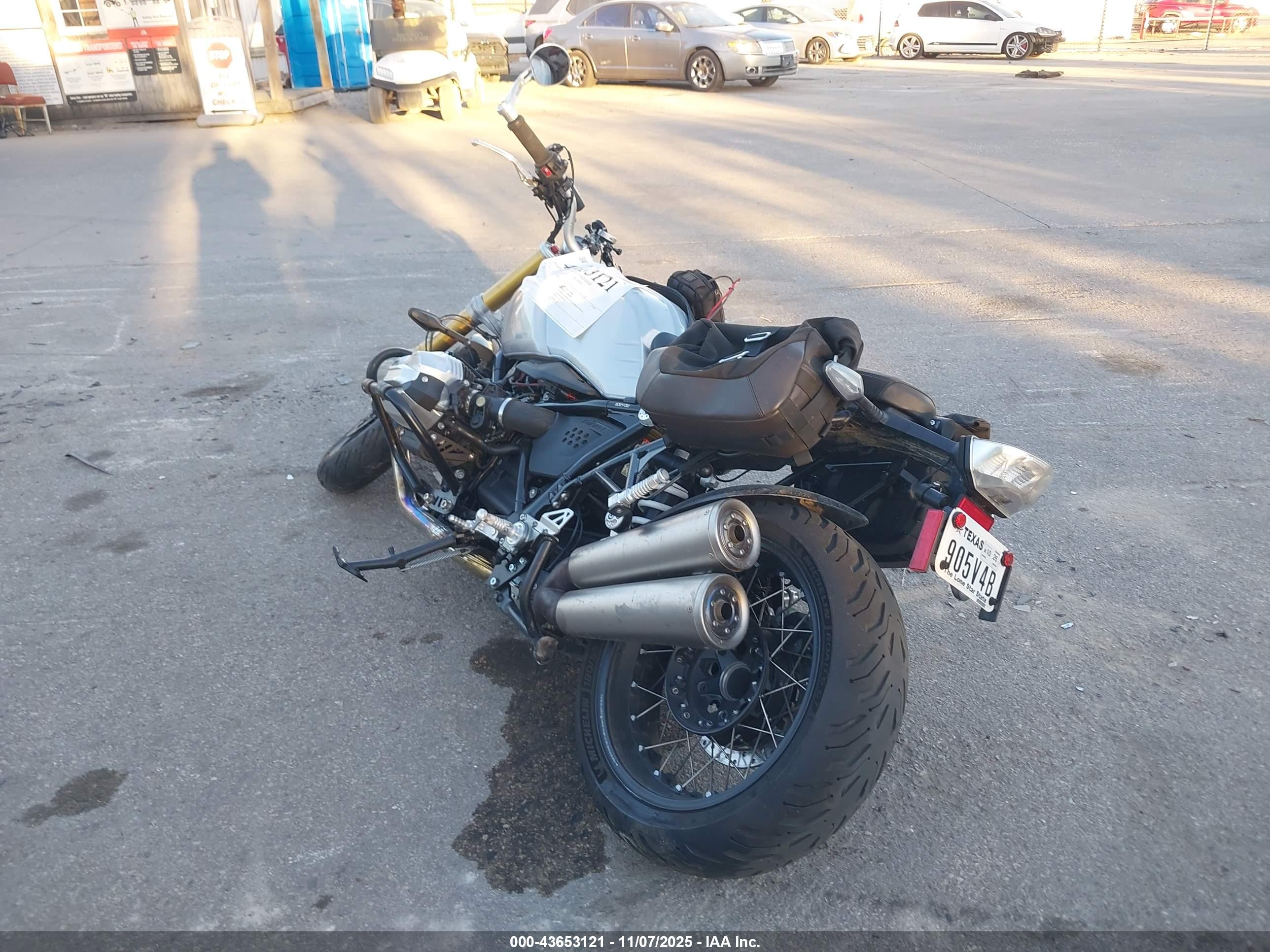 BMW R image 3